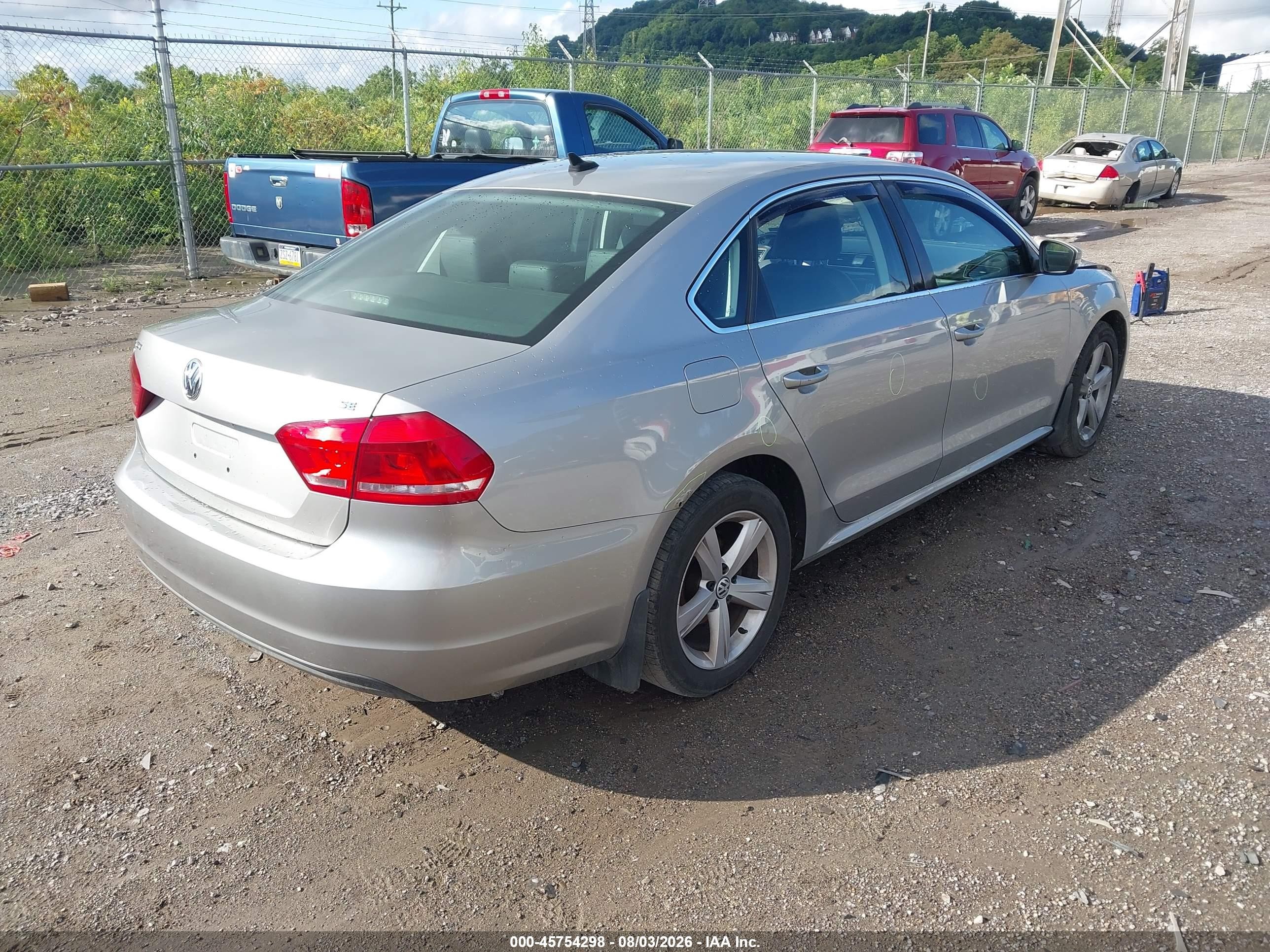 2013 Volkswagen Passat 2.5l Se Silver vin: 1VWBP7A39DC073651