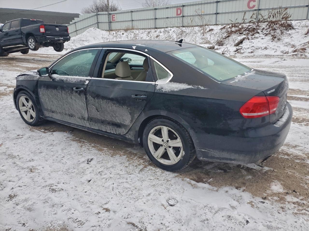 2013 Volkswagen Passat Se Черный vin: 1VWBP7A39DC091907