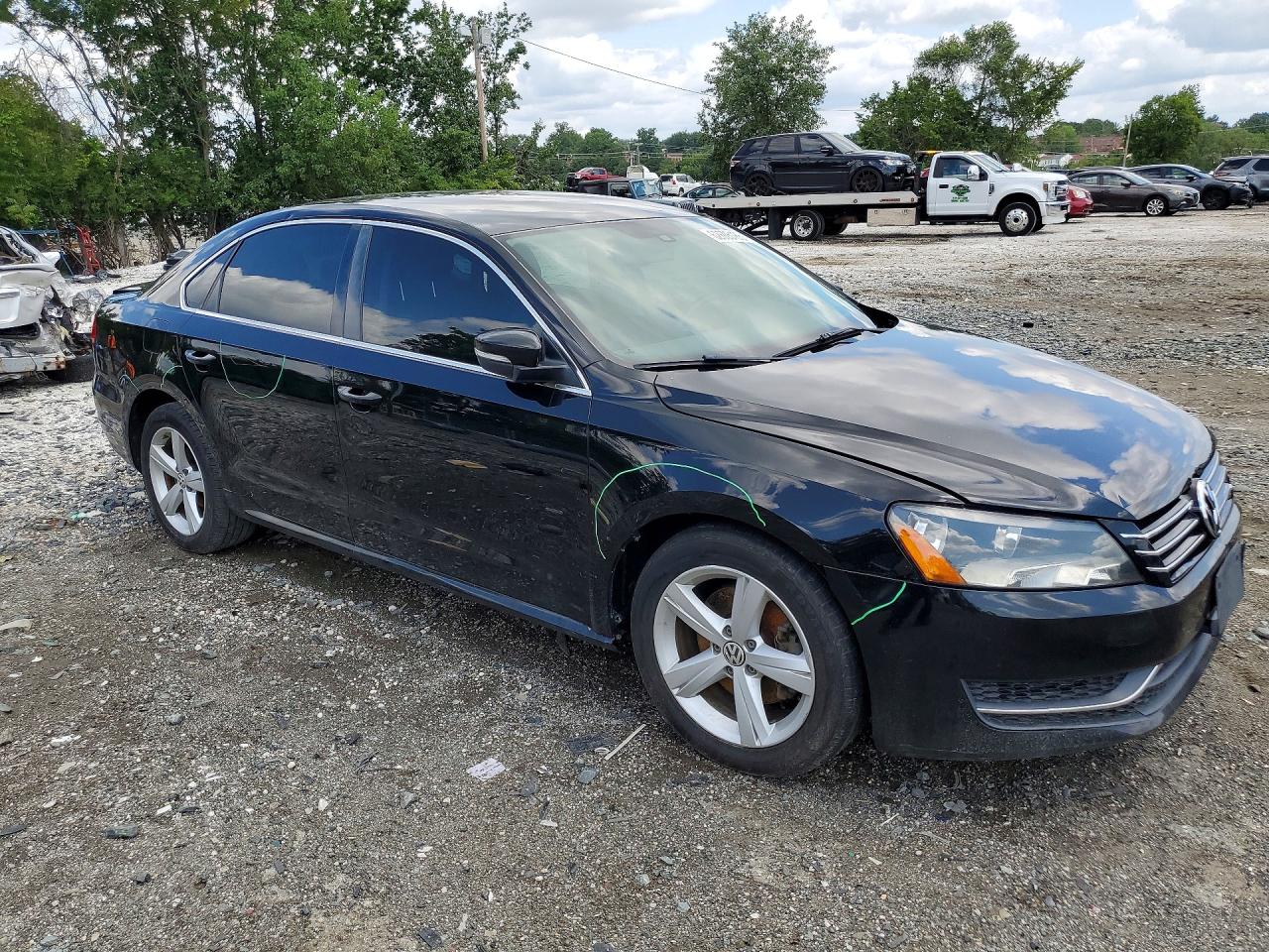 2013 Volkswagen Passat Se Black vin: 1VWBP7A39DC104557