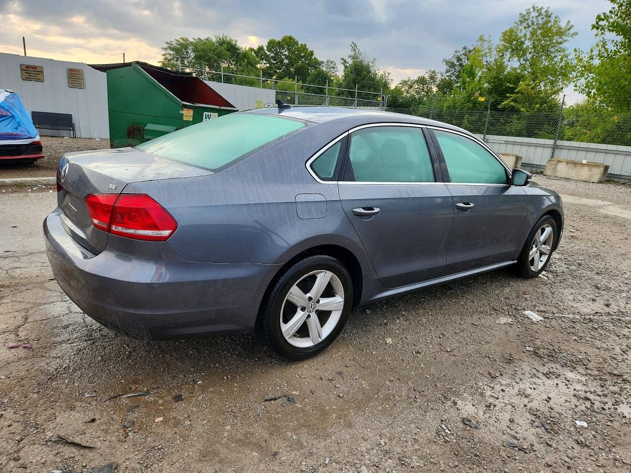 2013 Volkswagen Passat Se Gray vin: 1VWBP7A39DC107636