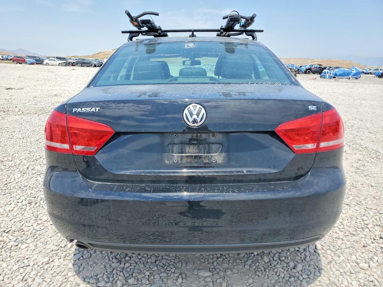 2013 Volkswagen Passat Se Black vin: 1VWBP7A39DC111668
