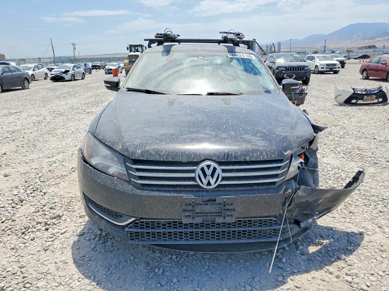 2013 Volkswagen Passat Se Black vin: 1VWBP7A39DC111668