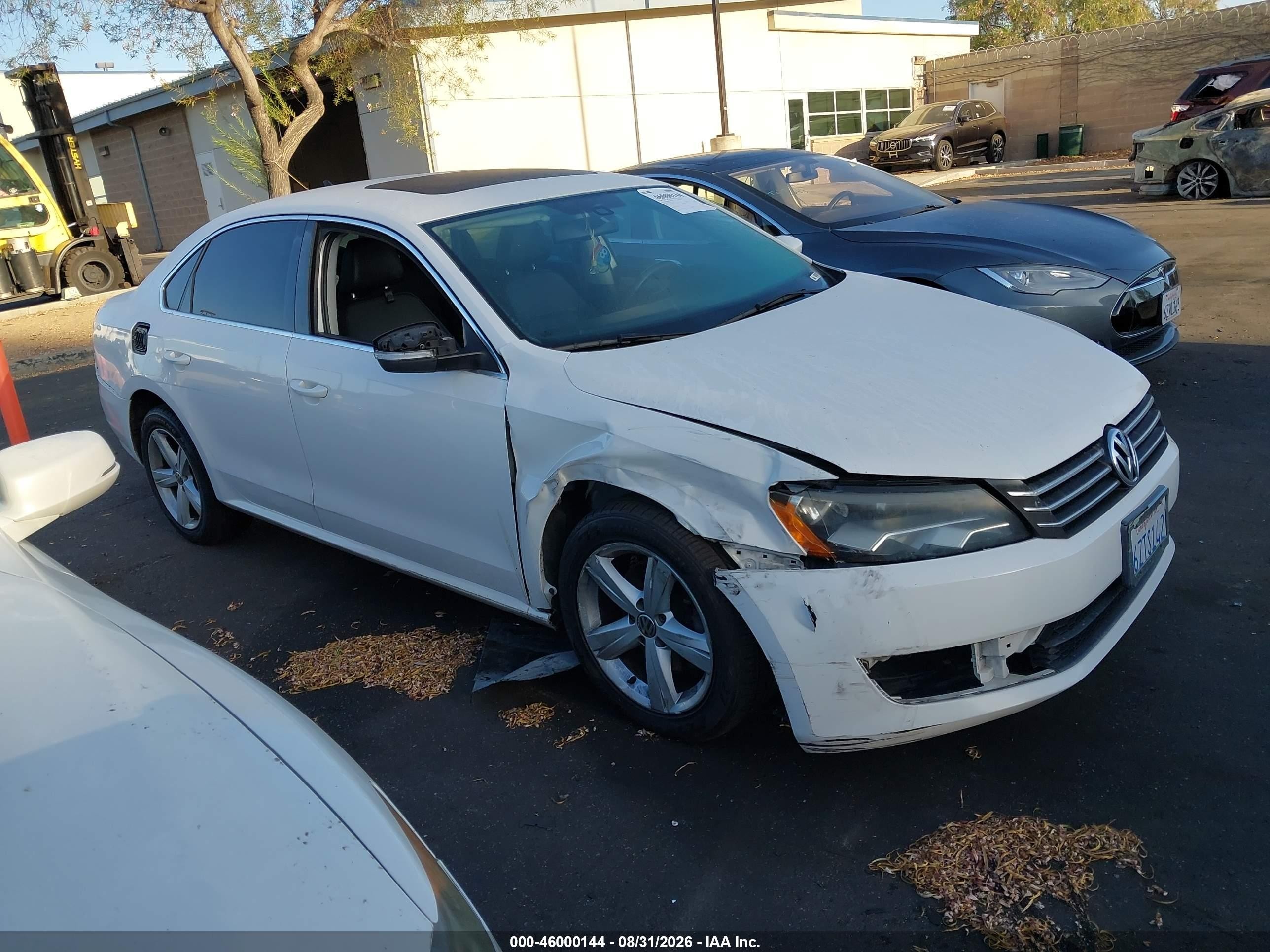 2013 Volkswagen Passat 2.5l Se White vin: 1VWBP7A39DC113341