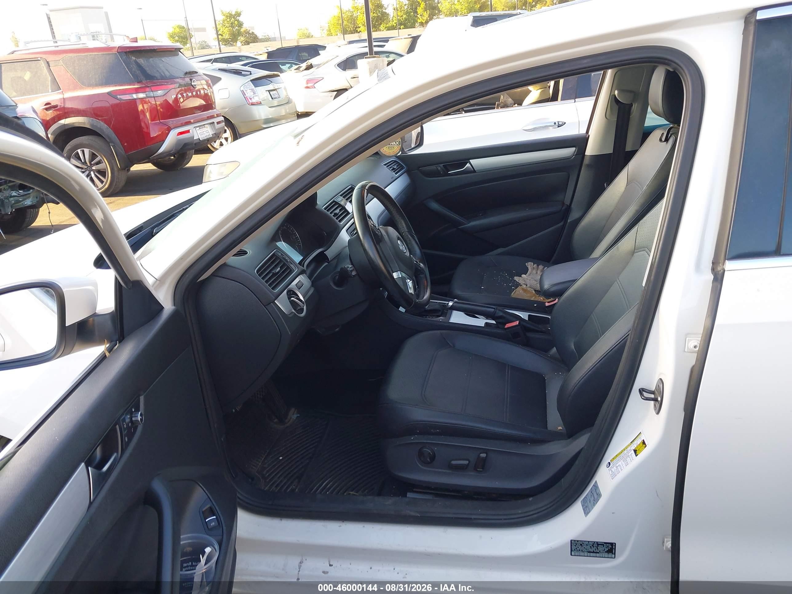 2013 Volkswagen Passat 2.5l Se White vin: 1VWBP7A39DC113341