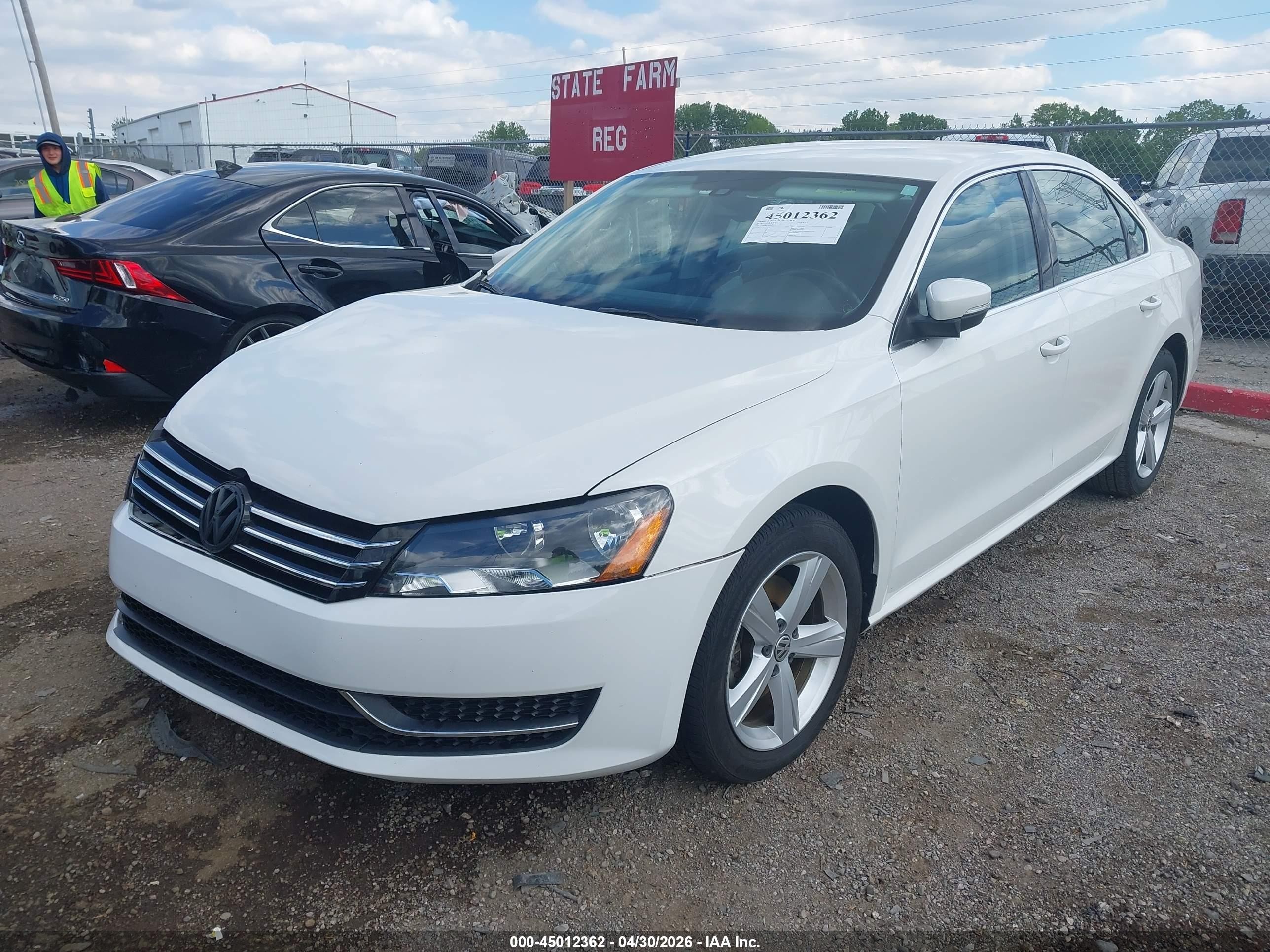 2013 Volkswagen Passat 2.5l Se White vin: 1VWBP7A39DC115476