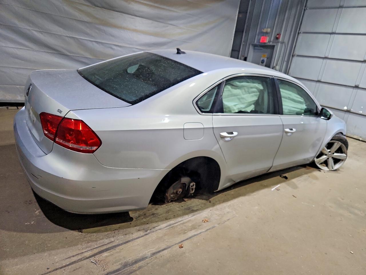 2013 Volkswagen Passat Se Silver vin: 1VWBP7A39DC126560