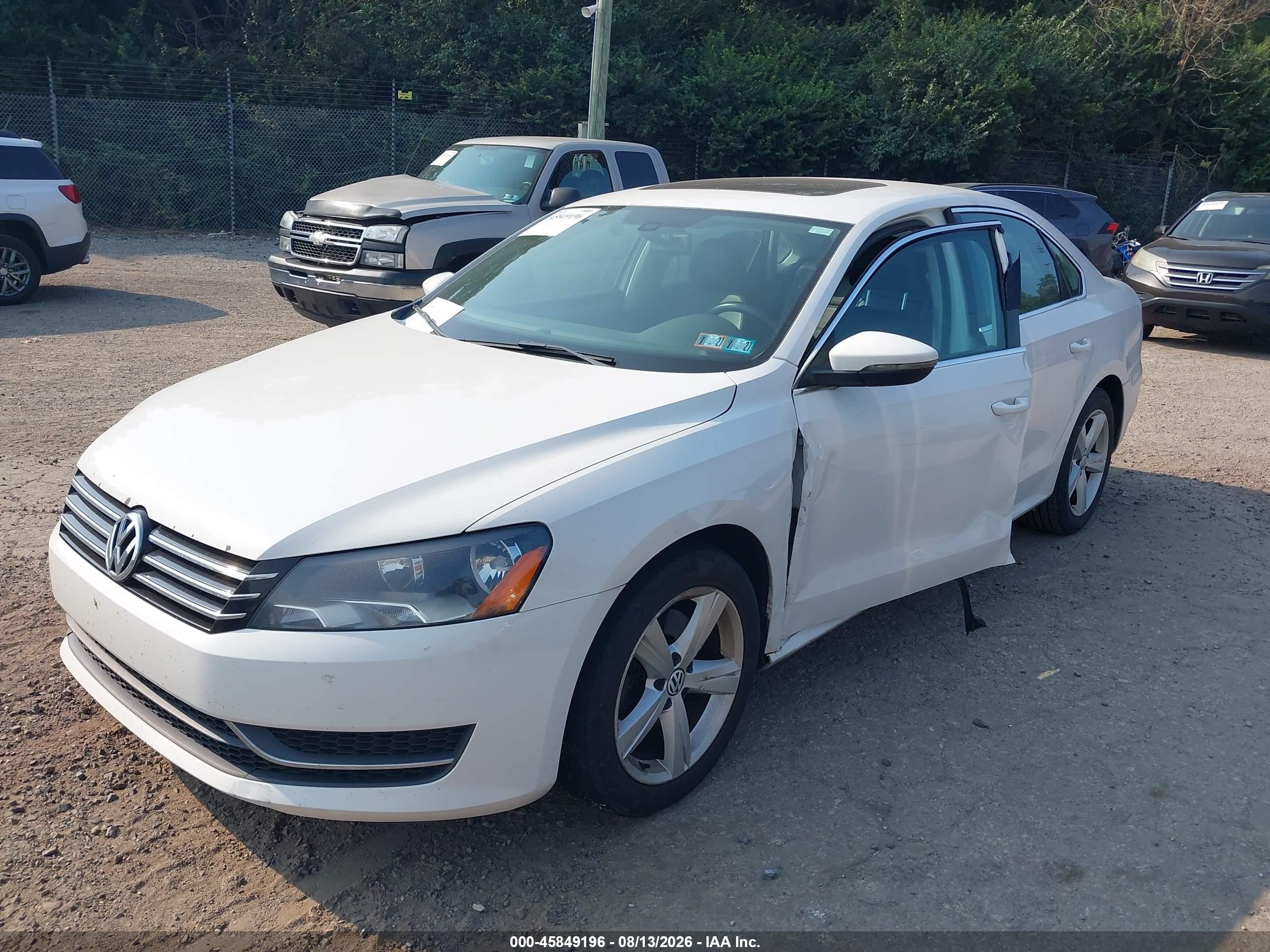 2012 Volkswagen Passat 2.5l Se White vin: 1VWBP7A3XCC019466