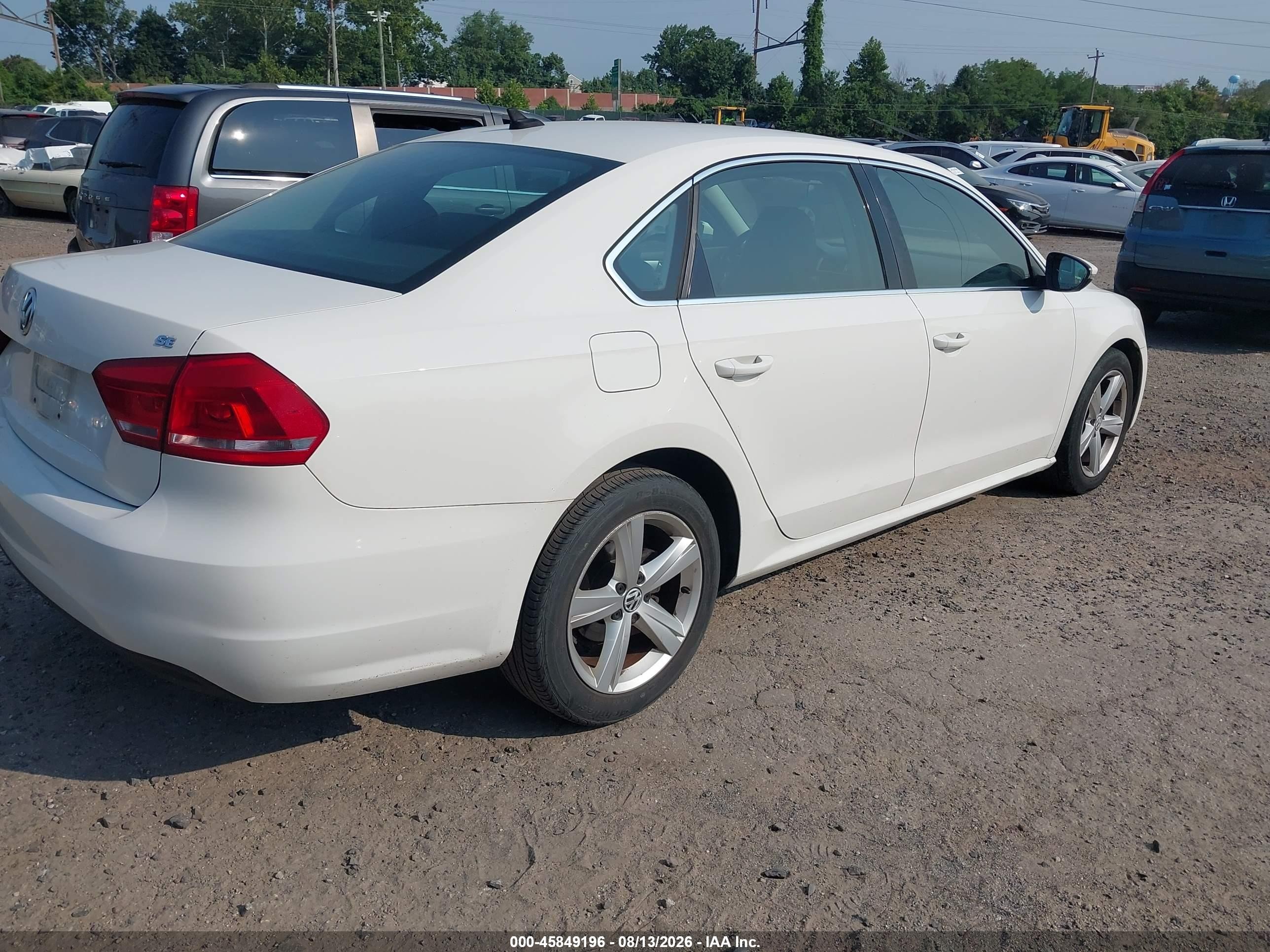 2012 Volkswagen Passat 2.5l Se White vin: 1VWBP7A3XCC019466