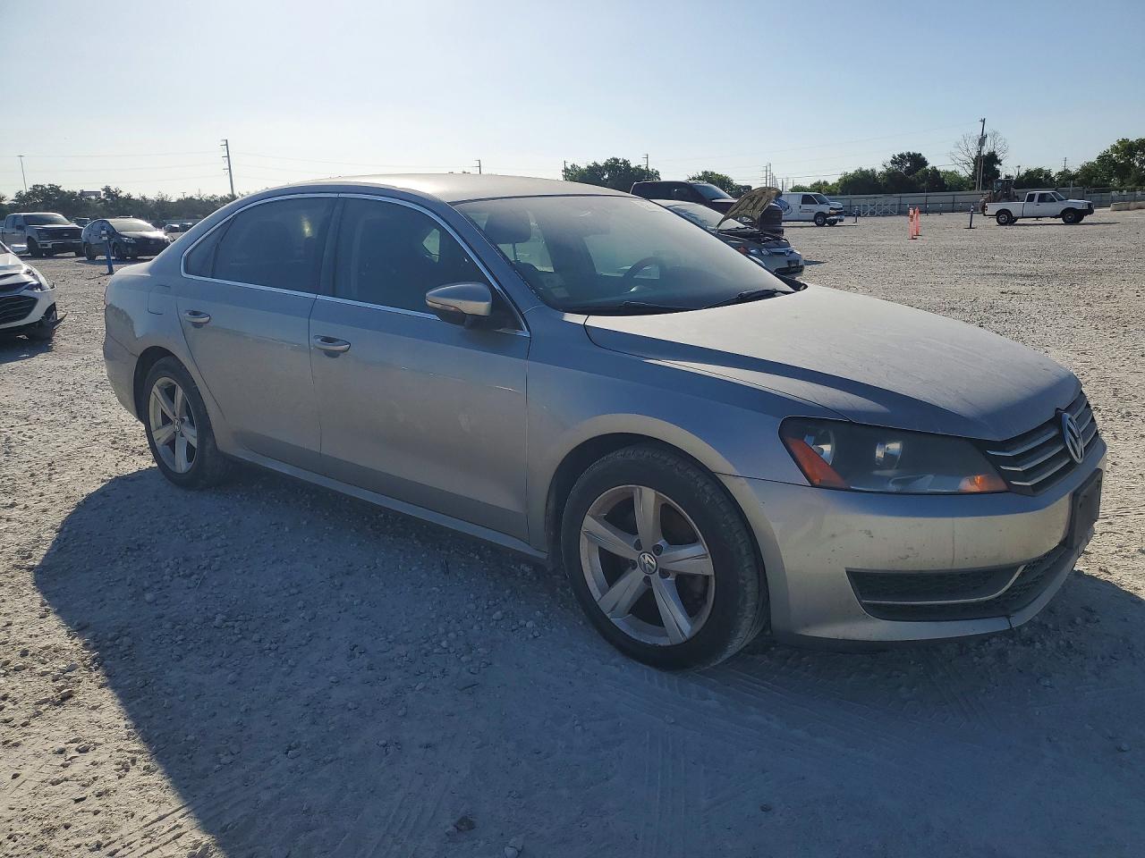 2012 Volkswagen Passat Se Серебряный vin: 1VWBP7A3XCC019967
