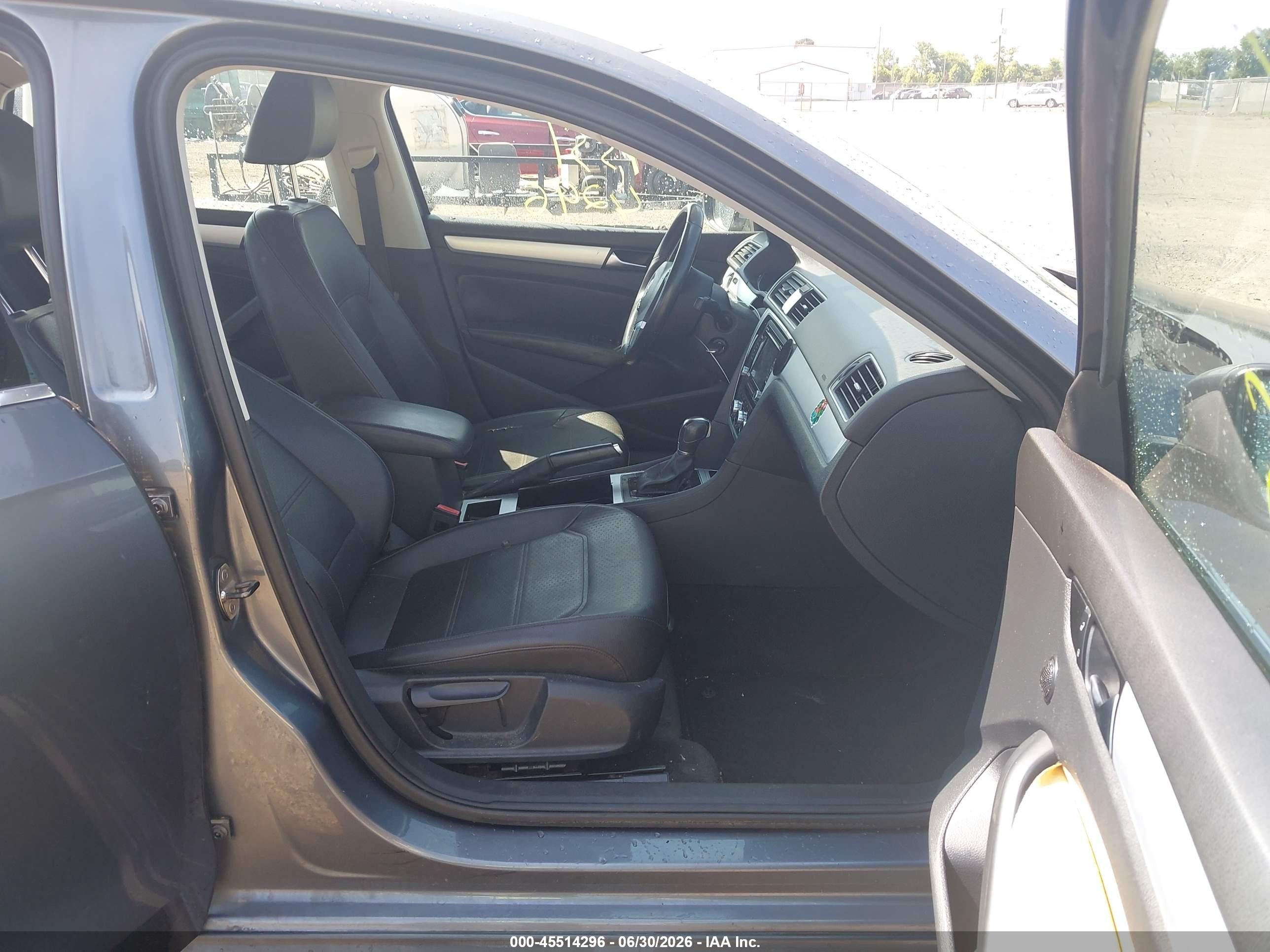 2012 Volkswagen Passat 2.5l Se Blue vin: 1VWBP7A3XCC038860