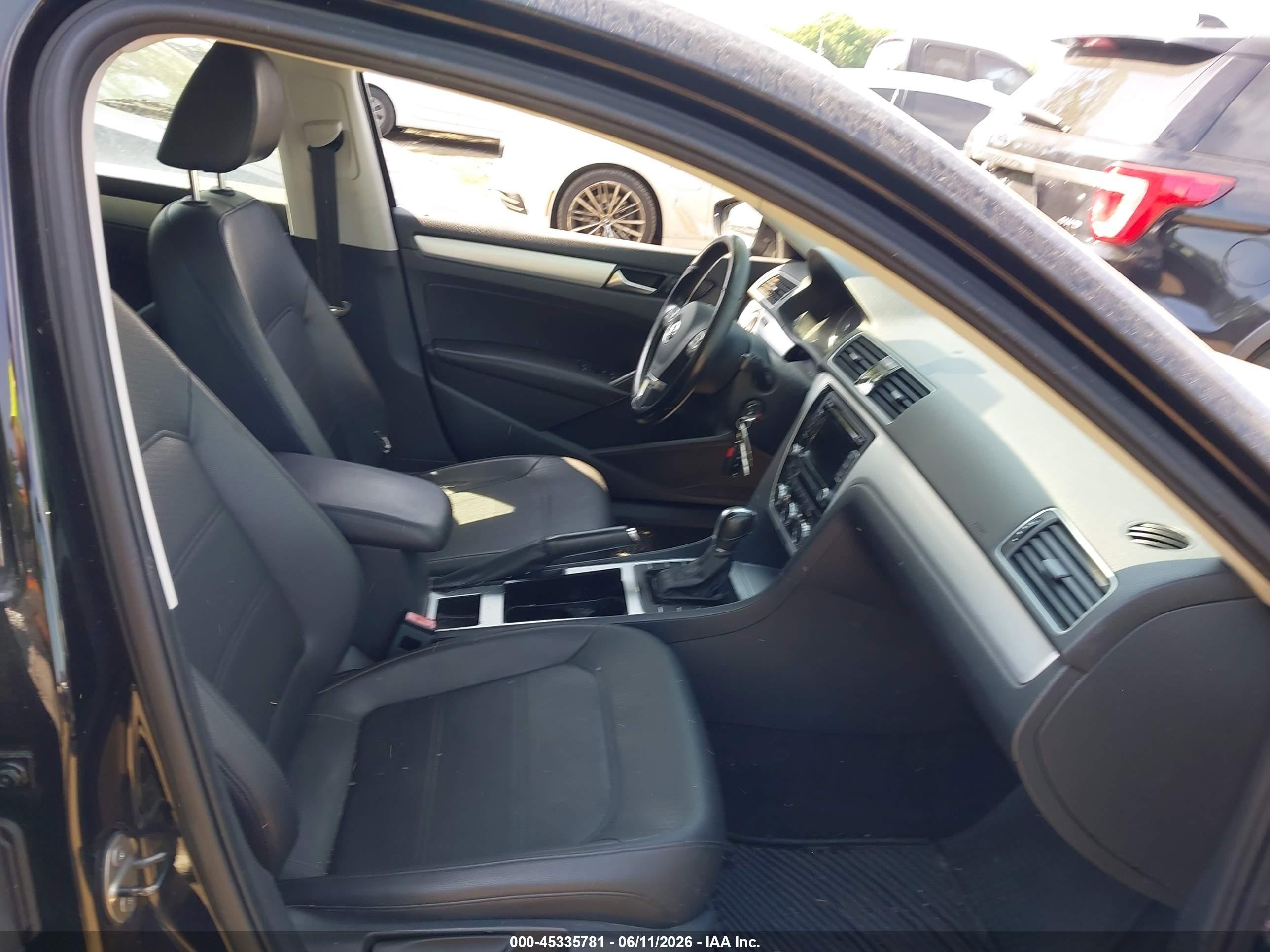 2012 Volkswagen Passat 2.5l Se Черный vin: 1VWBP7A3XCC051009