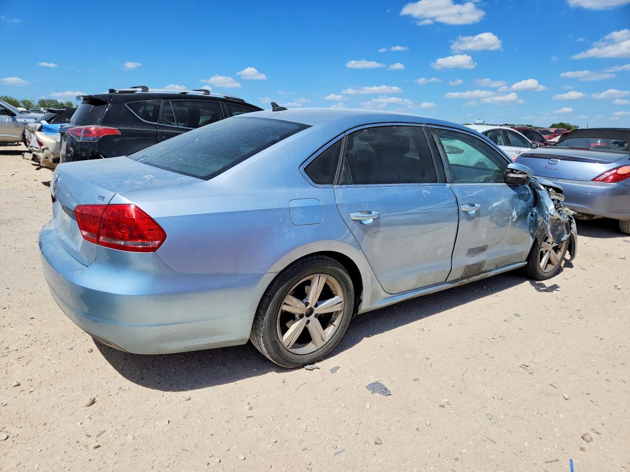 2013 Volkswagen Passat Se Blue vin: 1VWBP7A3XDC032655