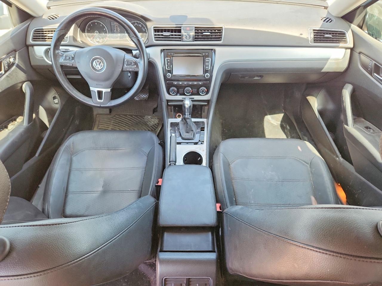2013 Volkswagen Passat Se Blue vin: 1VWBP7A3XDC032655