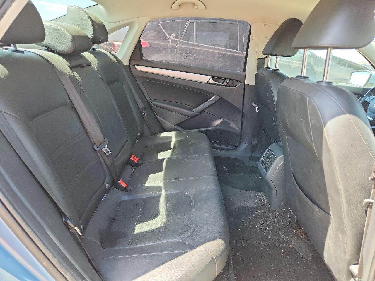 2013 Volkswagen Passat Se Blue vin: 1VWBP7A3XDC032655
