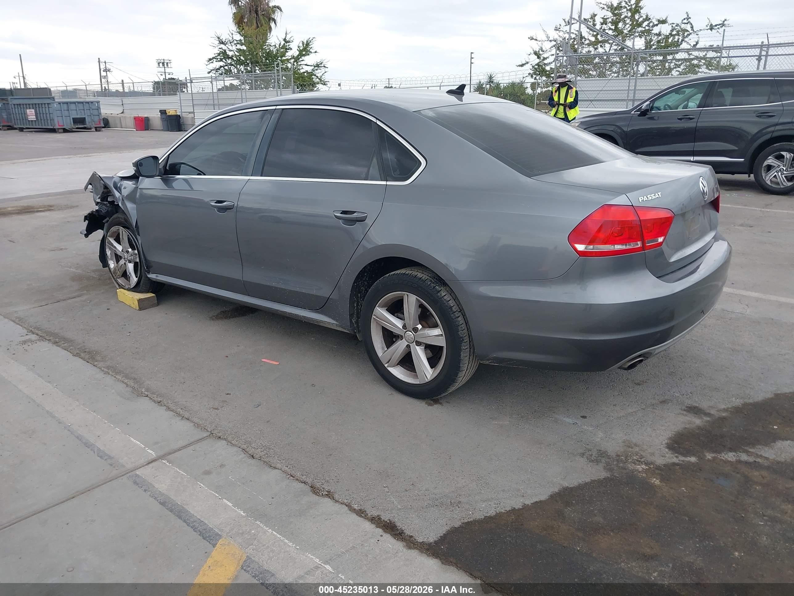 2013 Volkswagen Passat 2.5l Se Gray vin: 1VWBP7A3XDC047673