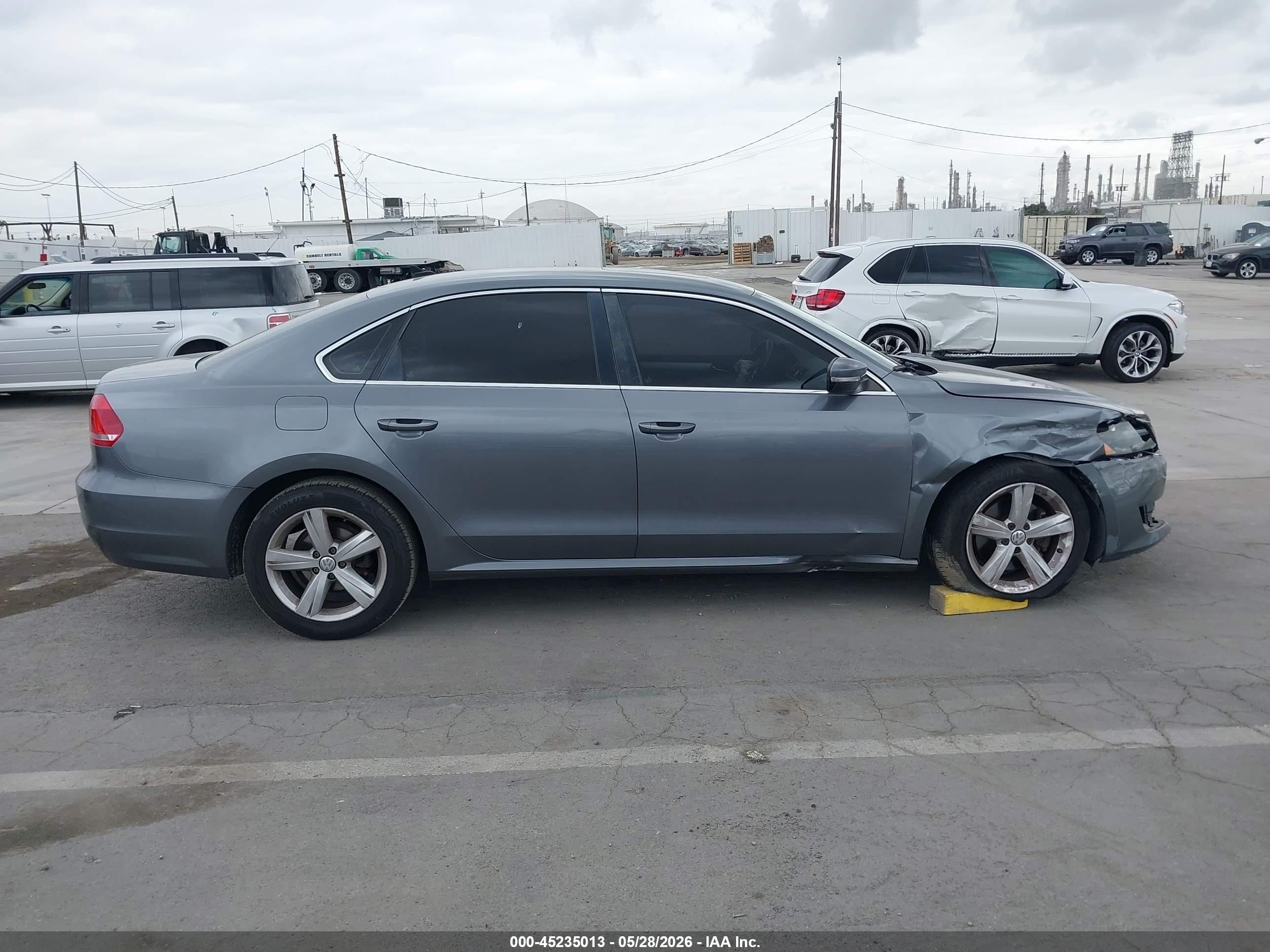 2013 Volkswagen Passat 2.5l Se Gray vin: 1VWBP7A3XDC047673