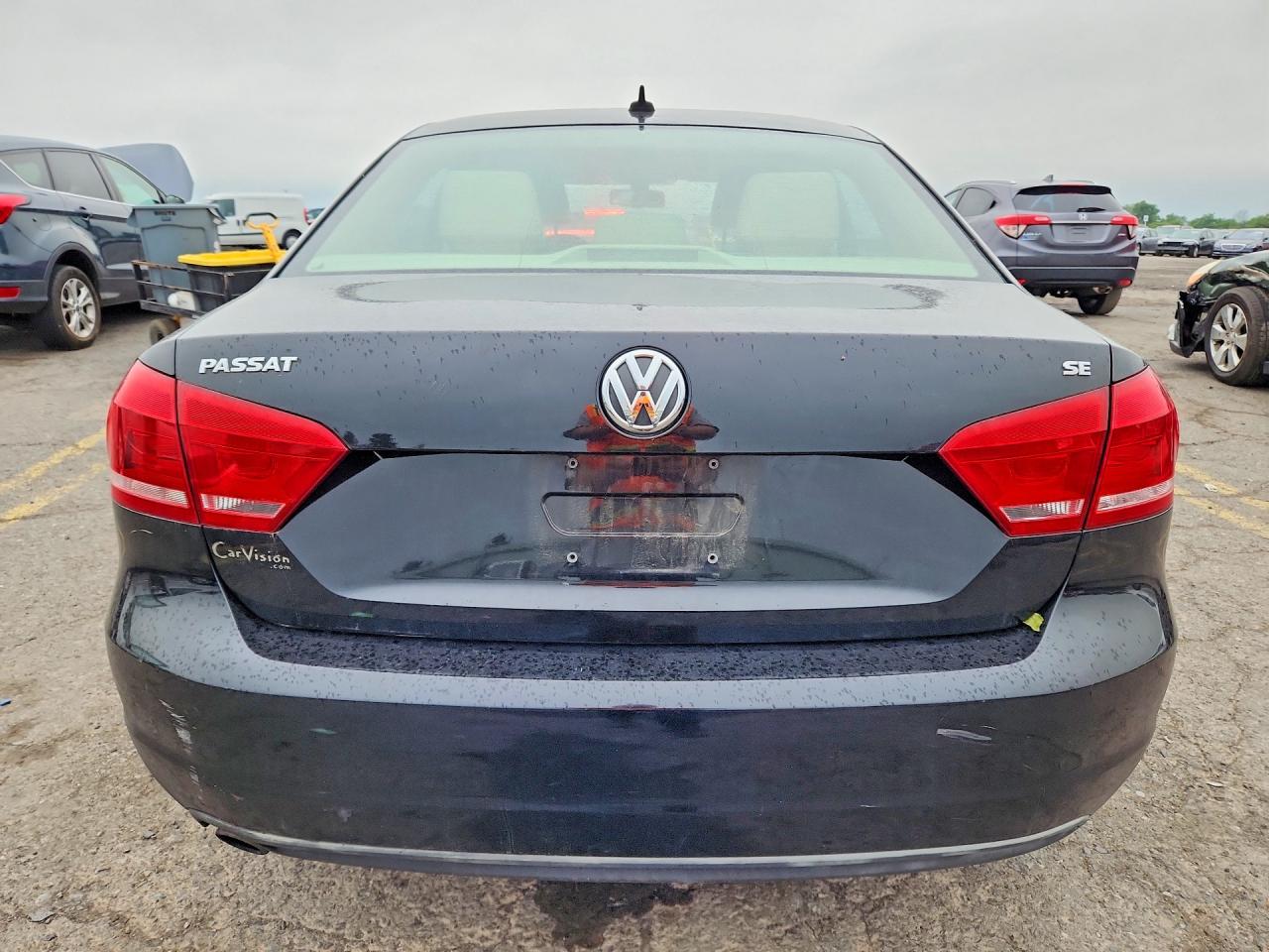 2013 Volkswagen Passat Se Black vin: 1VWBP7A3XDC058981