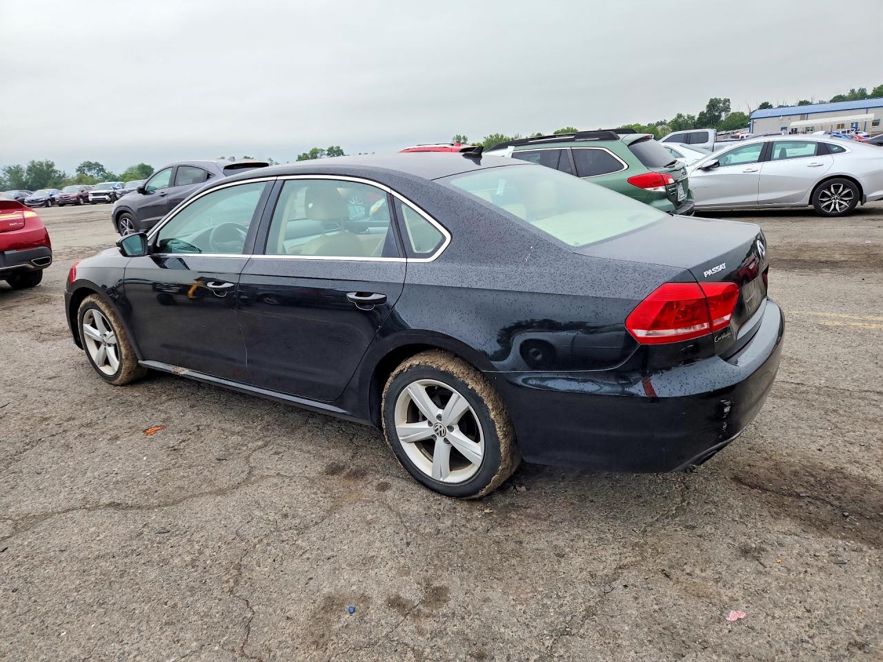2013 Volkswagen Passat Se Black vin: 1VWBP7A3XDC058981