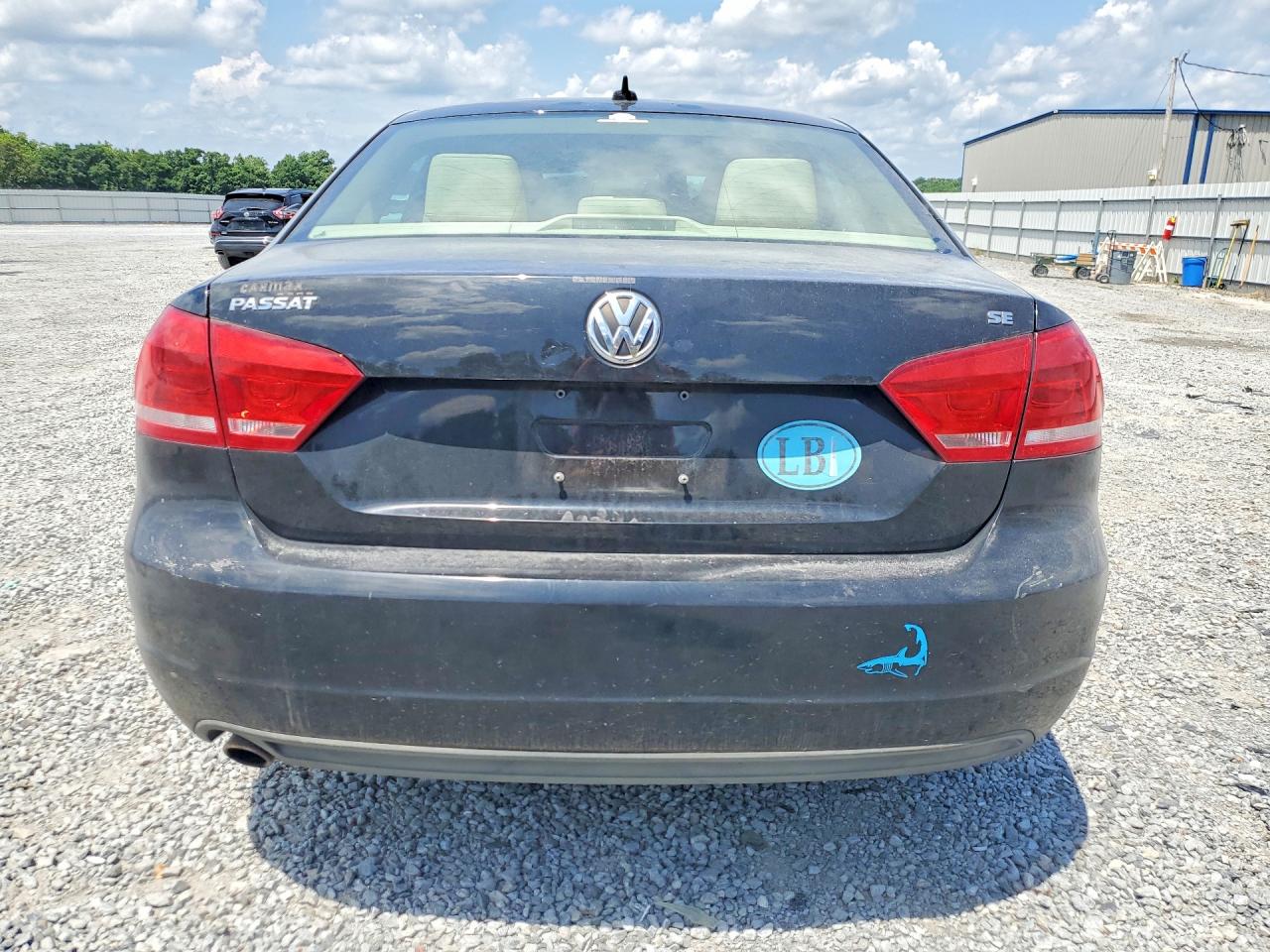 2013 Volkswagen Passat Se Black vin: 1VWBP7A3XDC073190