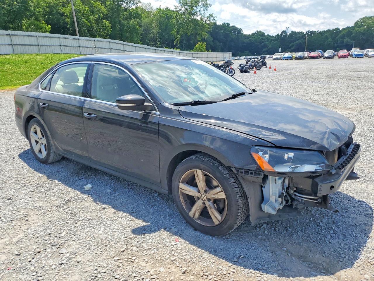 2013 Volkswagen Passat Se Black vin: 1VWBP7A3XDC073190
