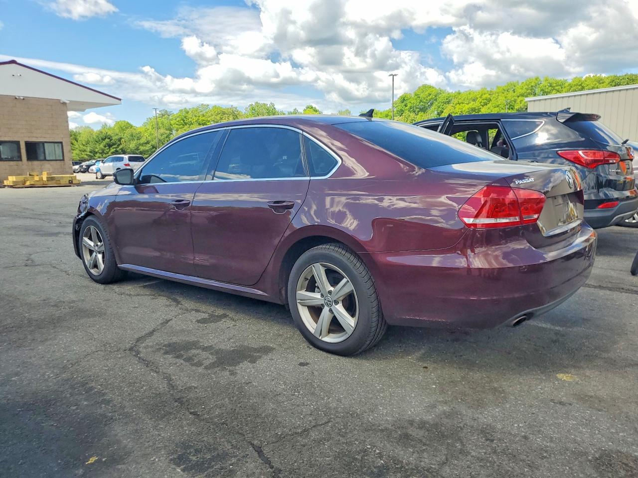 2013 Volkswagen Passat Se Maroon vin: 1VWBP7A3XDC104423