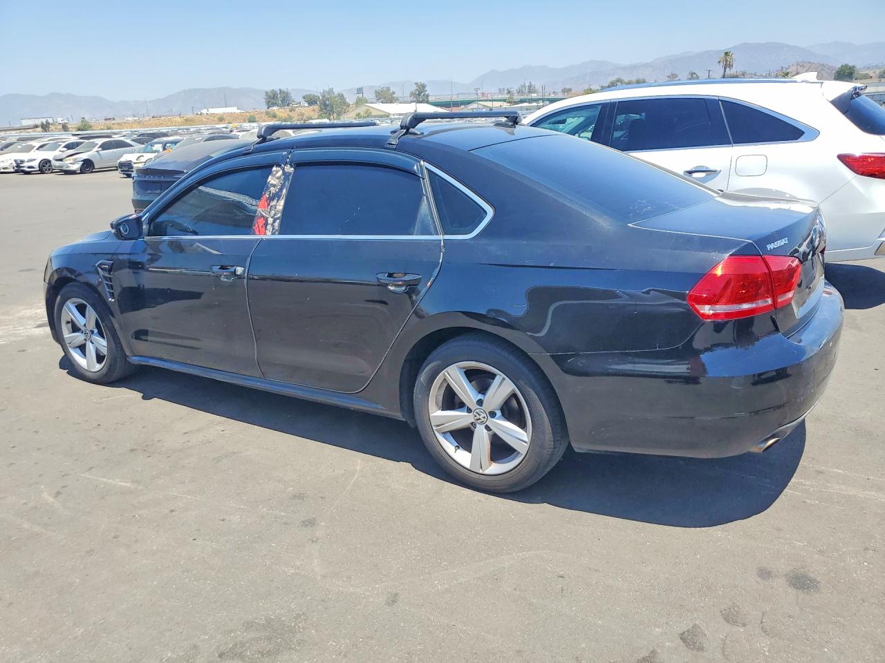 2013 Volkswagen Passat Se Black vin: 1VWBP7A3XDC120752