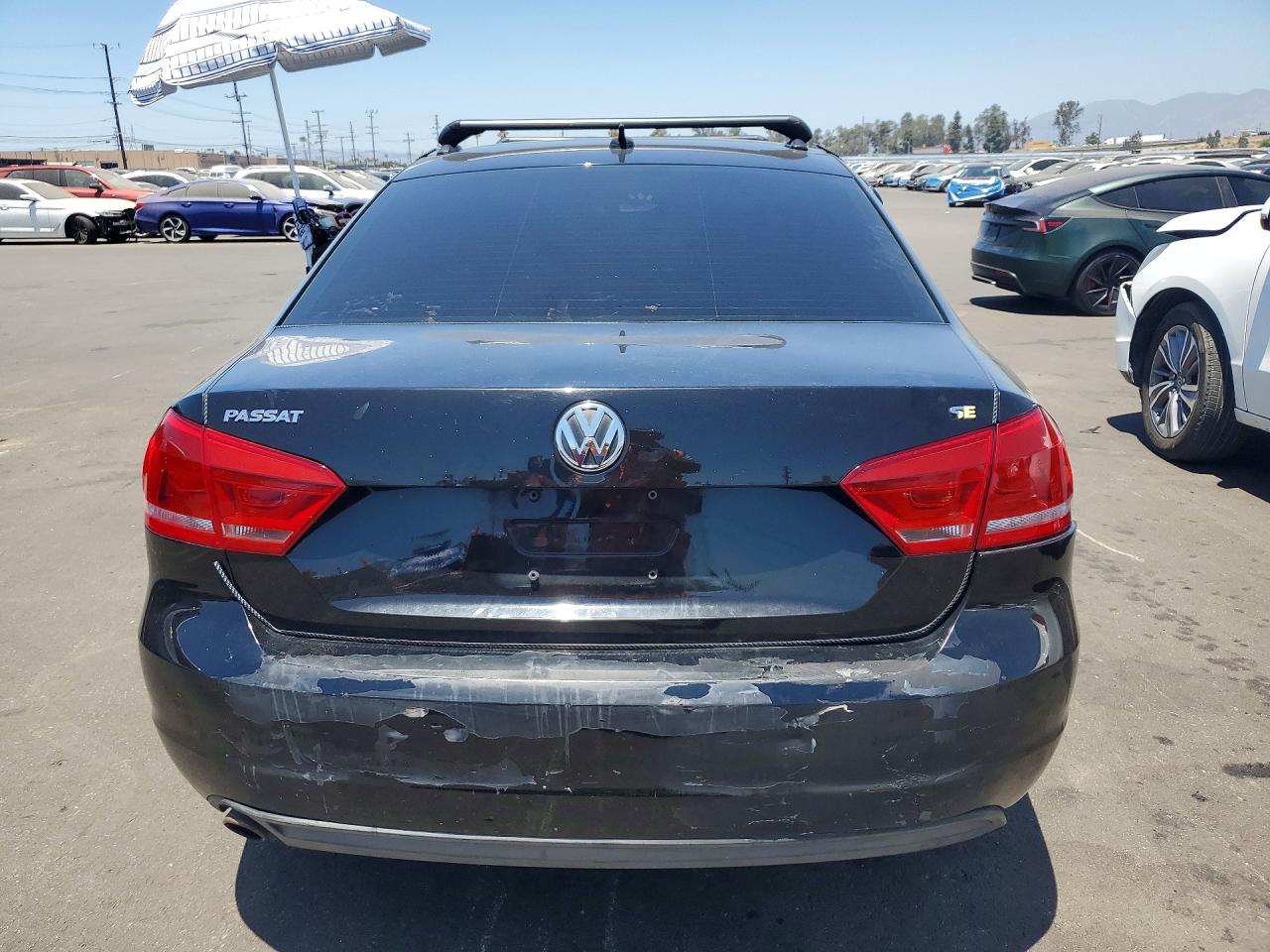 2013 Volkswagen Passat Se Black vin: 1VWBP7A3XDC120752