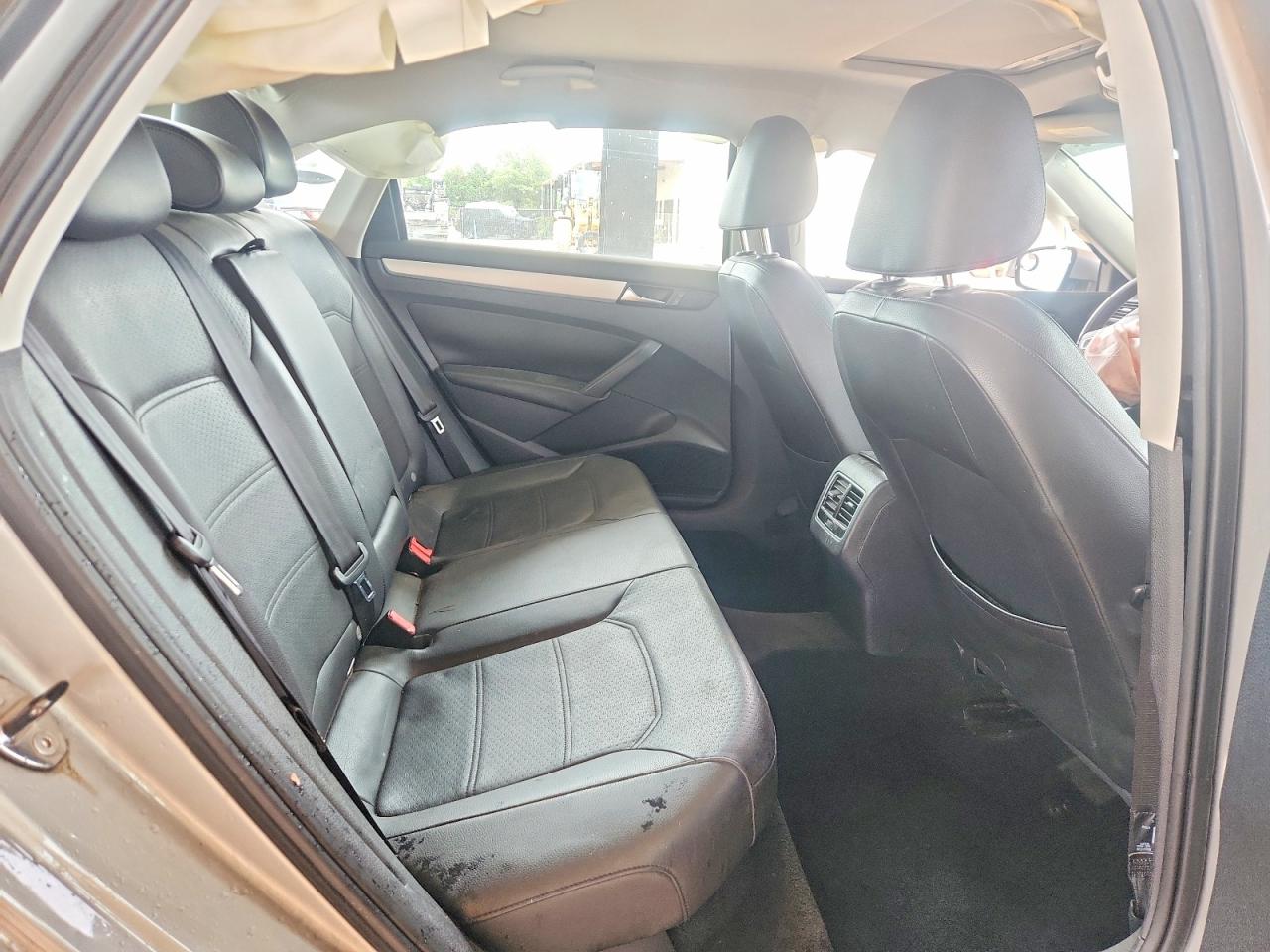 2013 Volkswagen Passat Se Silver vin: 1VWBP7A3XDC140628
