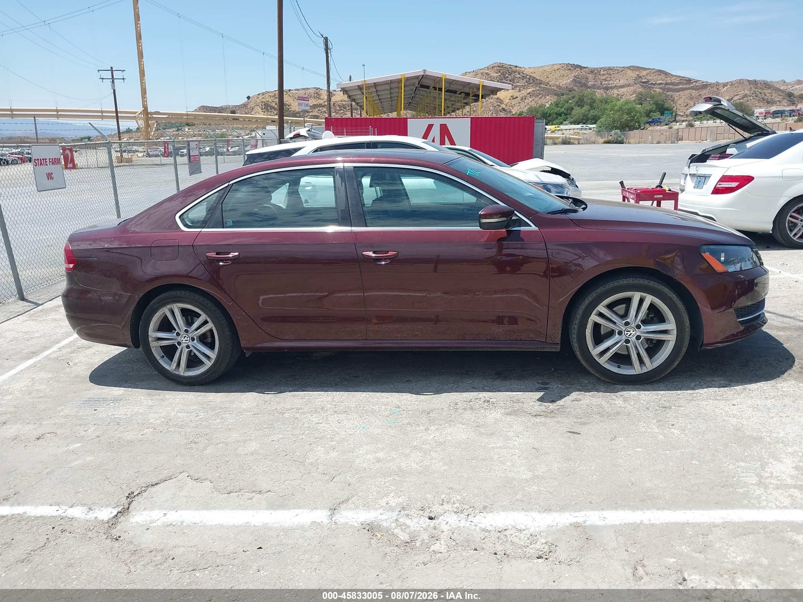 2014 Volkswagen Passat 2.5l Se Бордовый vin: 1VWBP7A3XEC004145