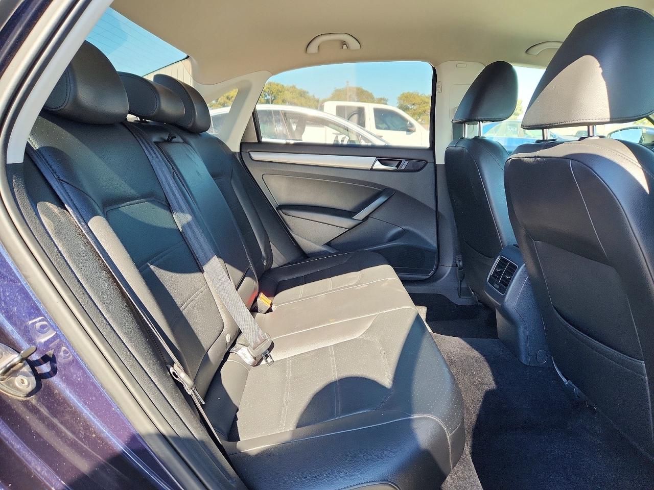 2014 Volkswagen Passat Se Blue vin: 1VWBP7A3XEC007787