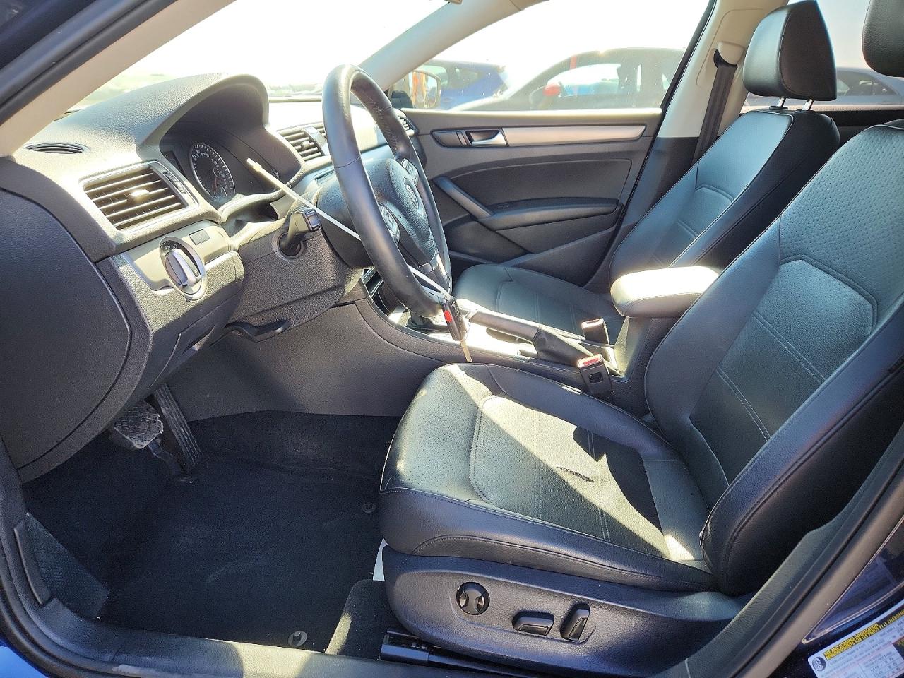 2014 Volkswagen Passat Se Blue vin: 1VWBP7A3XEC007787
