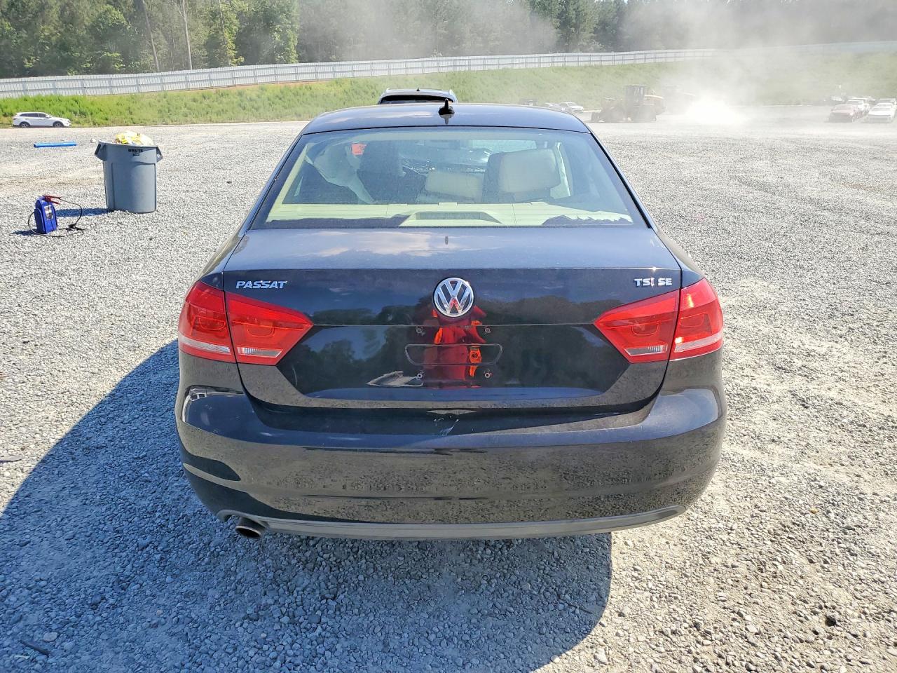 2014 Volkswagen Passat Se Black vin: 1VWBS7A30EC043602