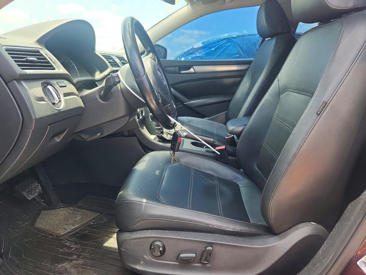 2014 Volkswagen Passat Se Maroon vin: 1VWBS7A30EC053367
