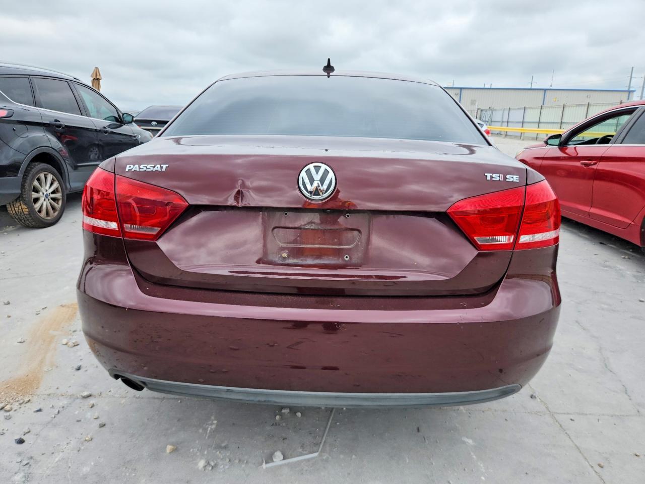 2014 Volkswagen Passat Se Maroon vin: 1VWBS7A30EC053367