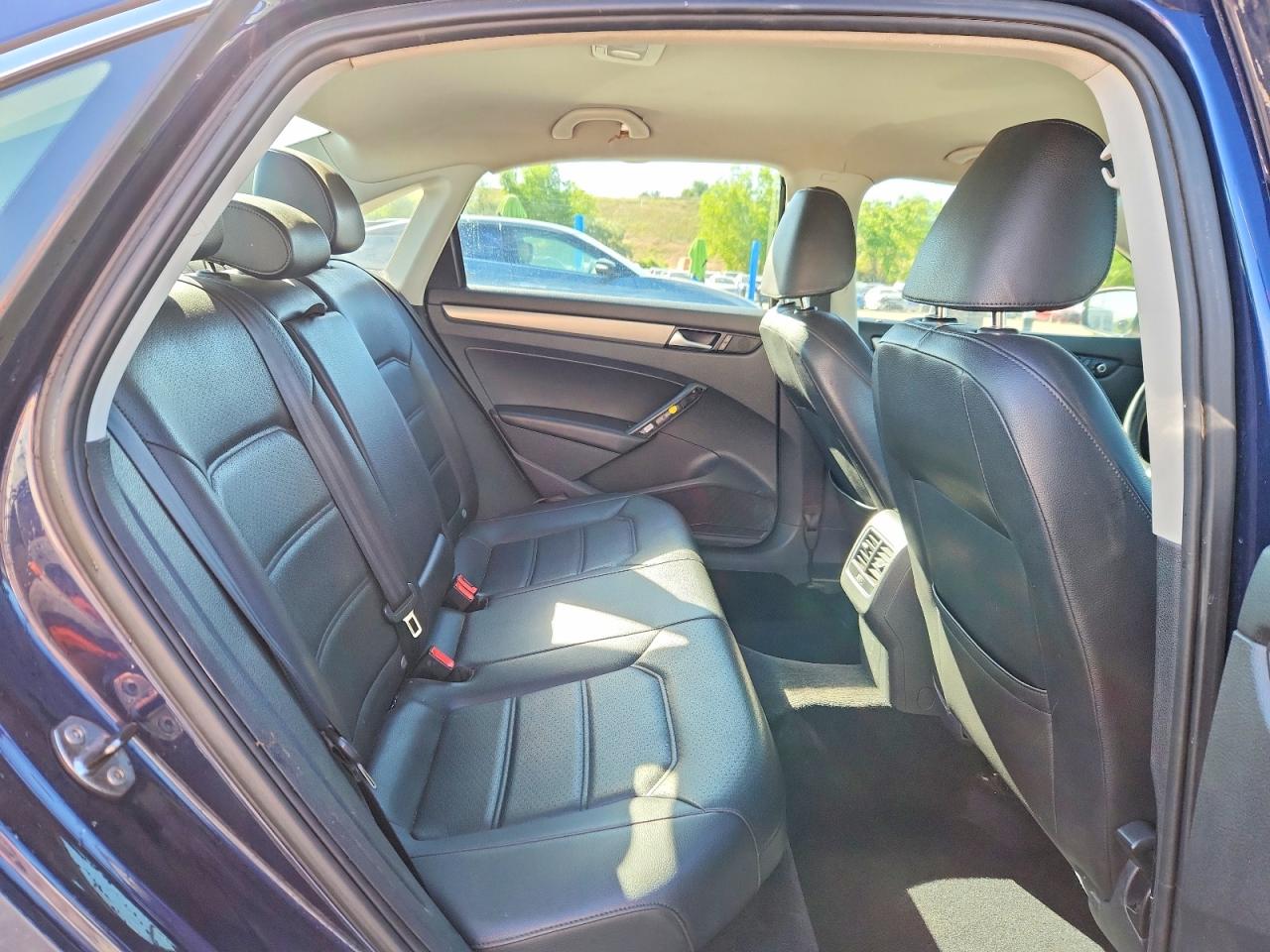 2014 Volkswagen Passat Se Синий vin: 1VWBS7A30EC065339