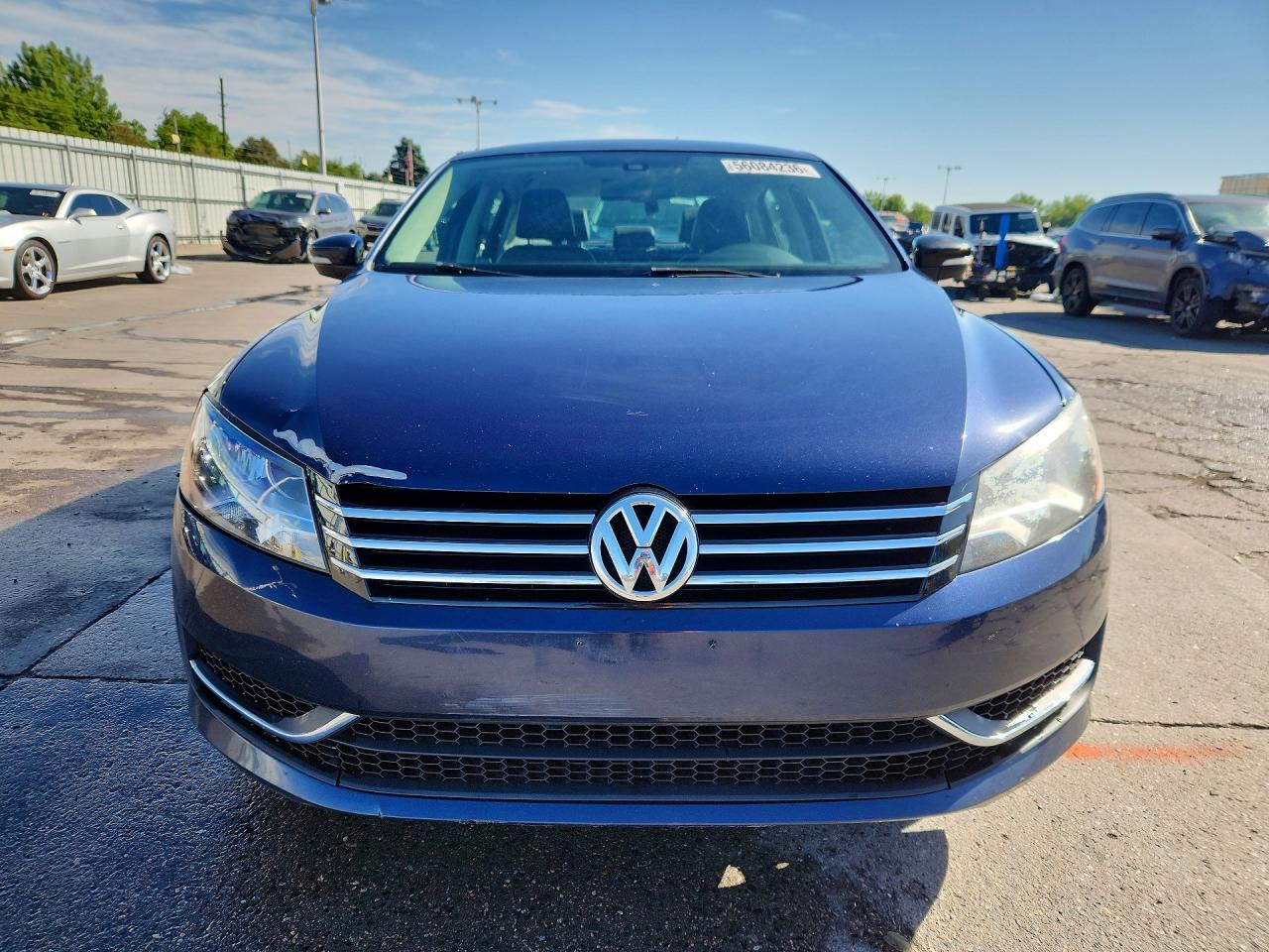 2014 Volkswagen Passat Se Синий vin: 1VWBS7A30EC065339