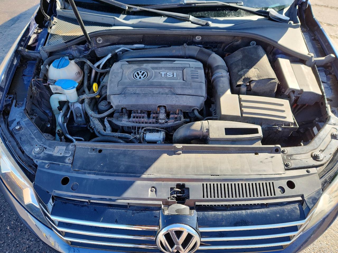 2014 Volkswagen Passat Se Синий vin: 1VWBS7A30EC065339
