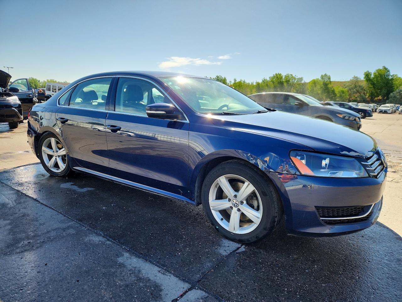 2014 Volkswagen Passat Se Синий vin: 1VWBS7A30EC065339