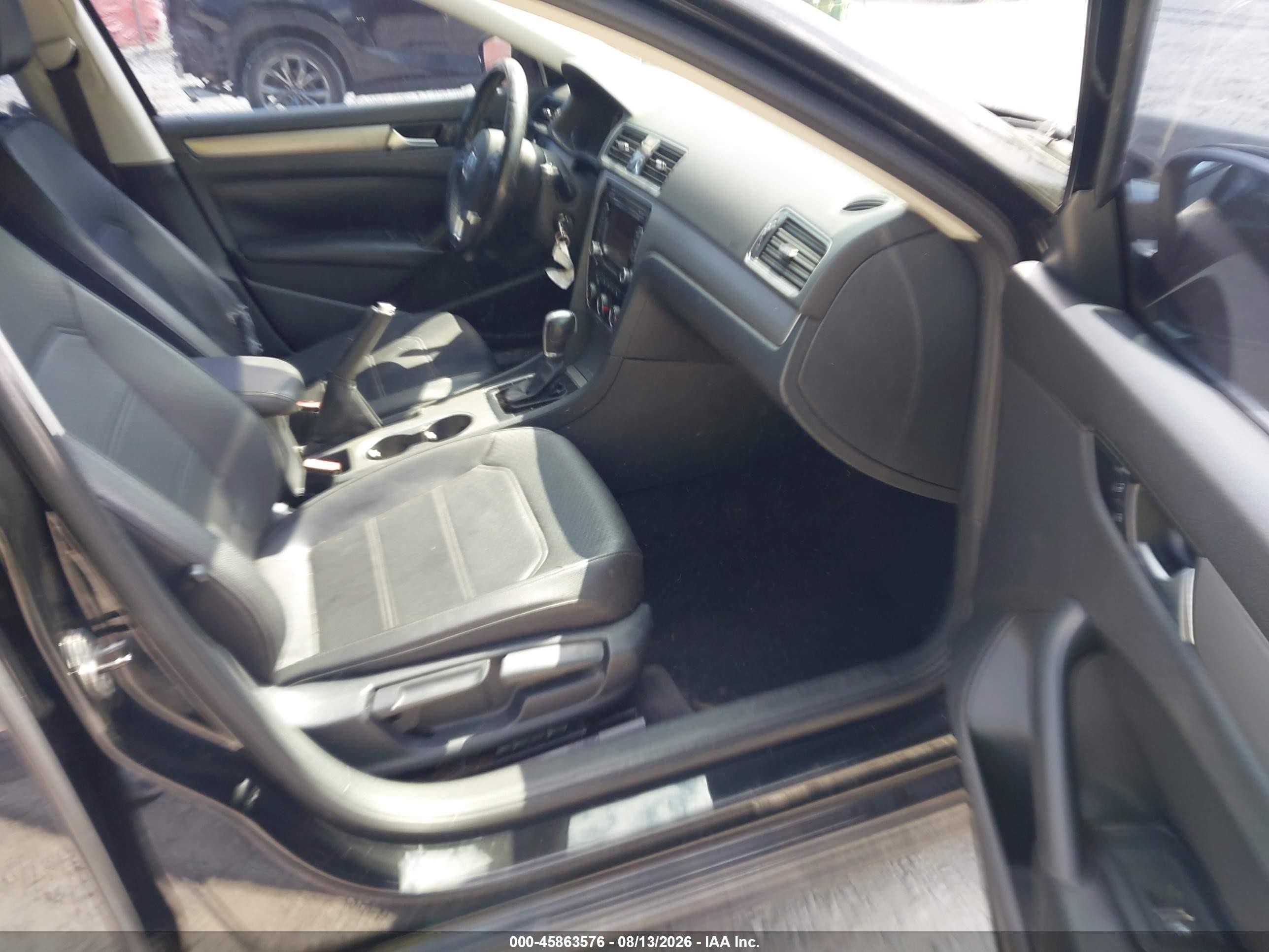 2014 Volkswagen Passat 1.8t Se Черный vin: 1VWBS7A30EC083078
