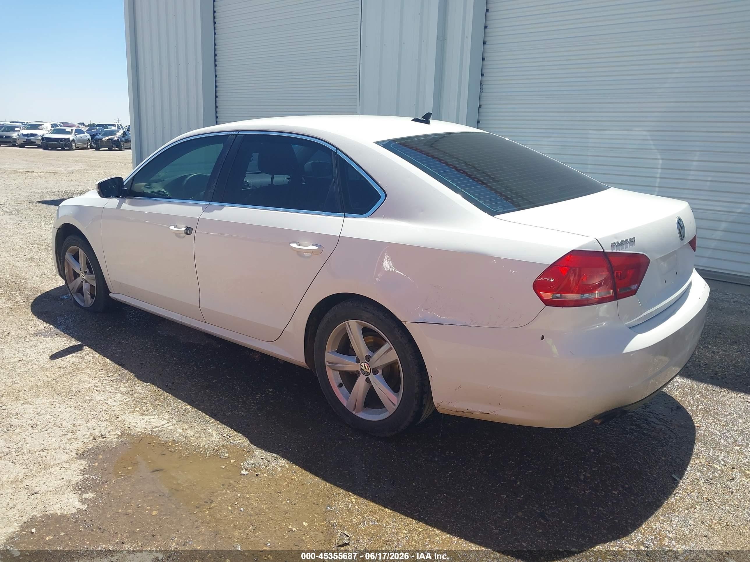 2014 Volkswagen Passat 1.8t Se White vin: 1VWBS7A30EC115205