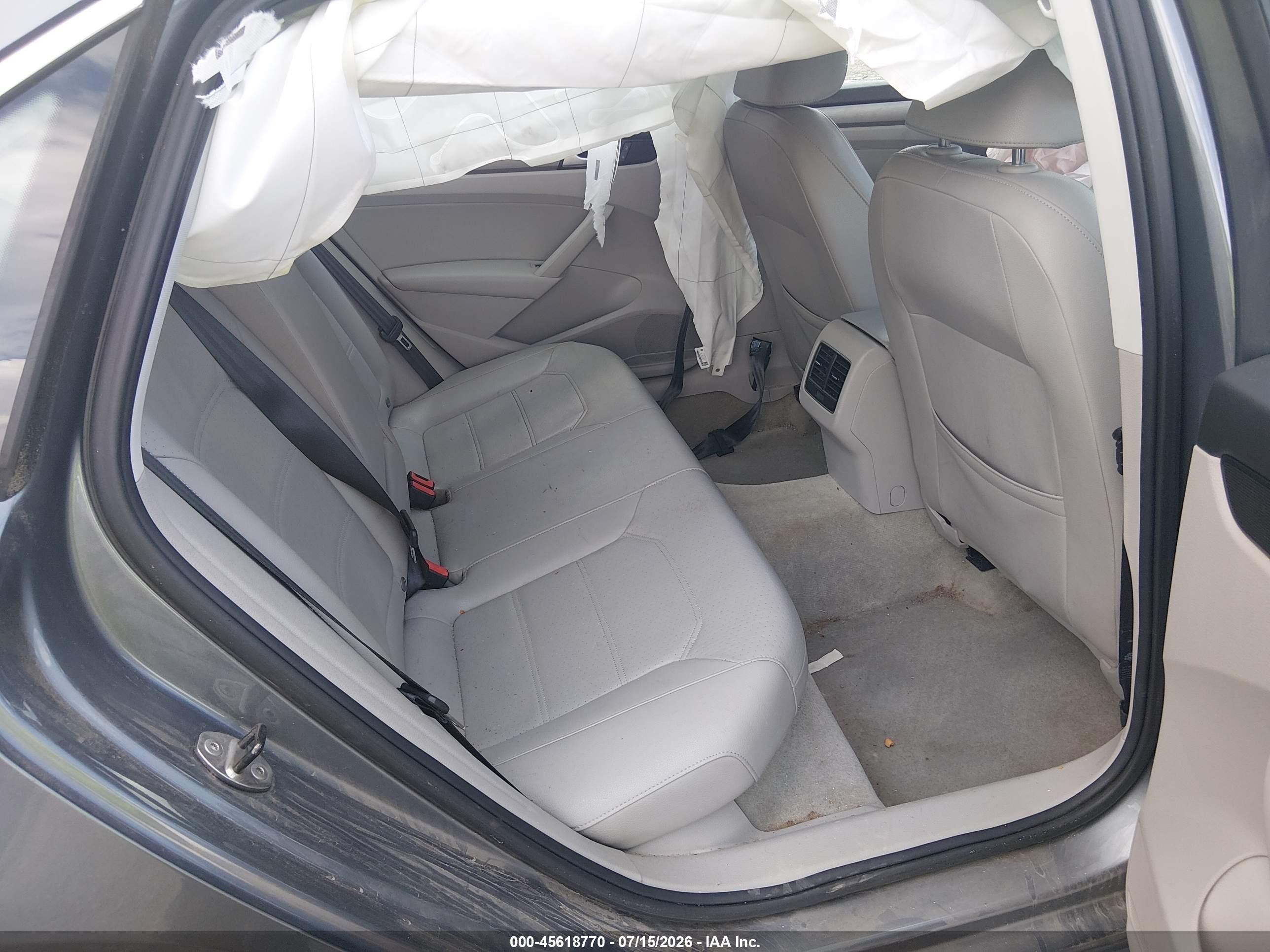 2014 Volkswagen Passat 1.8t Se Gray vin: 1VWBS7A30EC115804