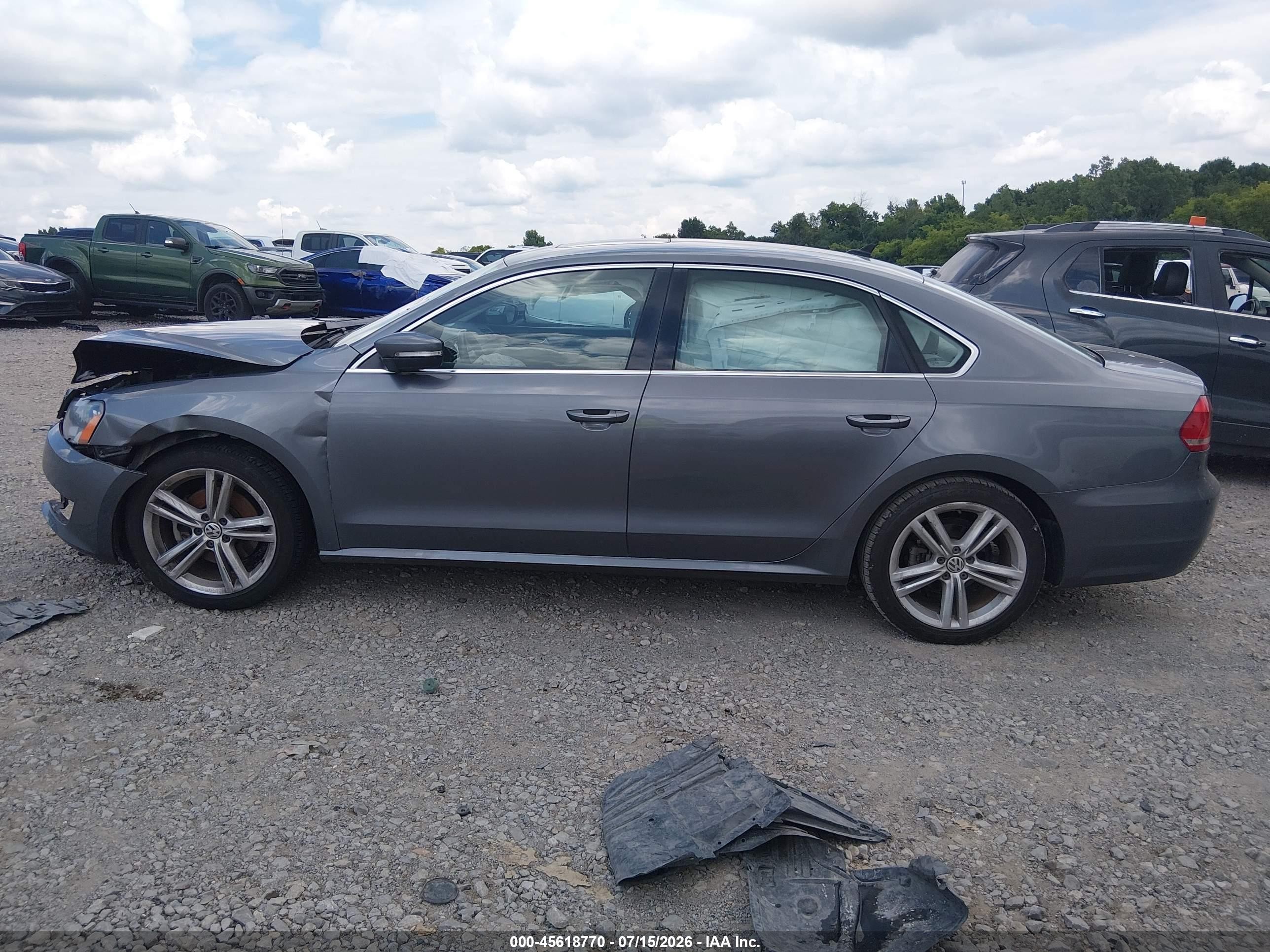 2014 Volkswagen Passat 1.8t Se Gray vin: 1VWBS7A30EC115804