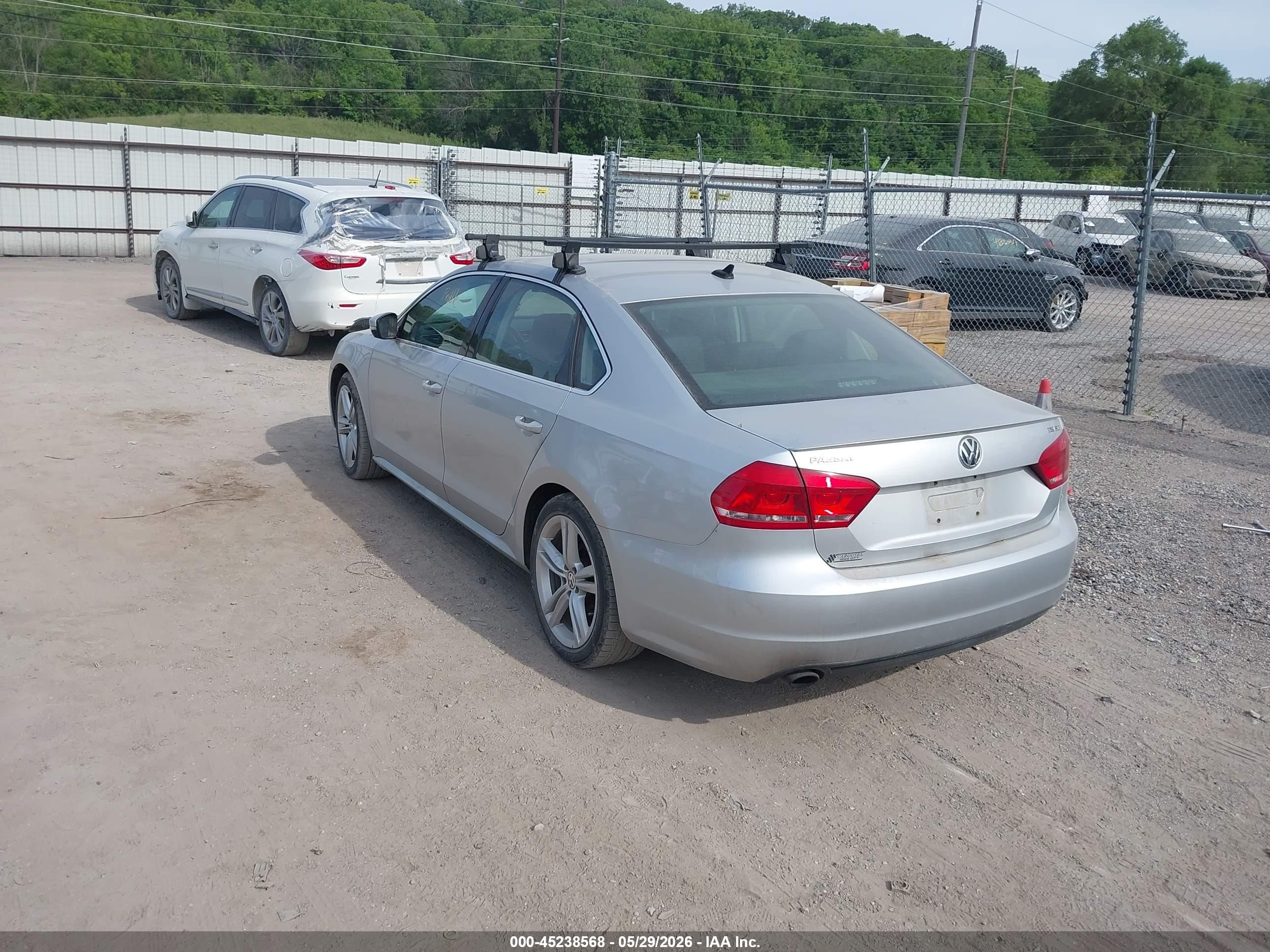 2014 Volkswagen Passat 1.8t Se Silver vin: 1VWBS7A30EC116001