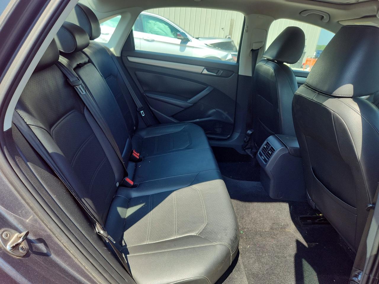 2014 Volkswagen Passat Se Two Tone vin: 1VWBS7A30EC118895