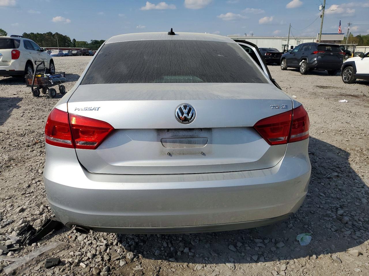 2014 Volkswagen Passat Se Silver vin: 1VWBS7A30EC120307