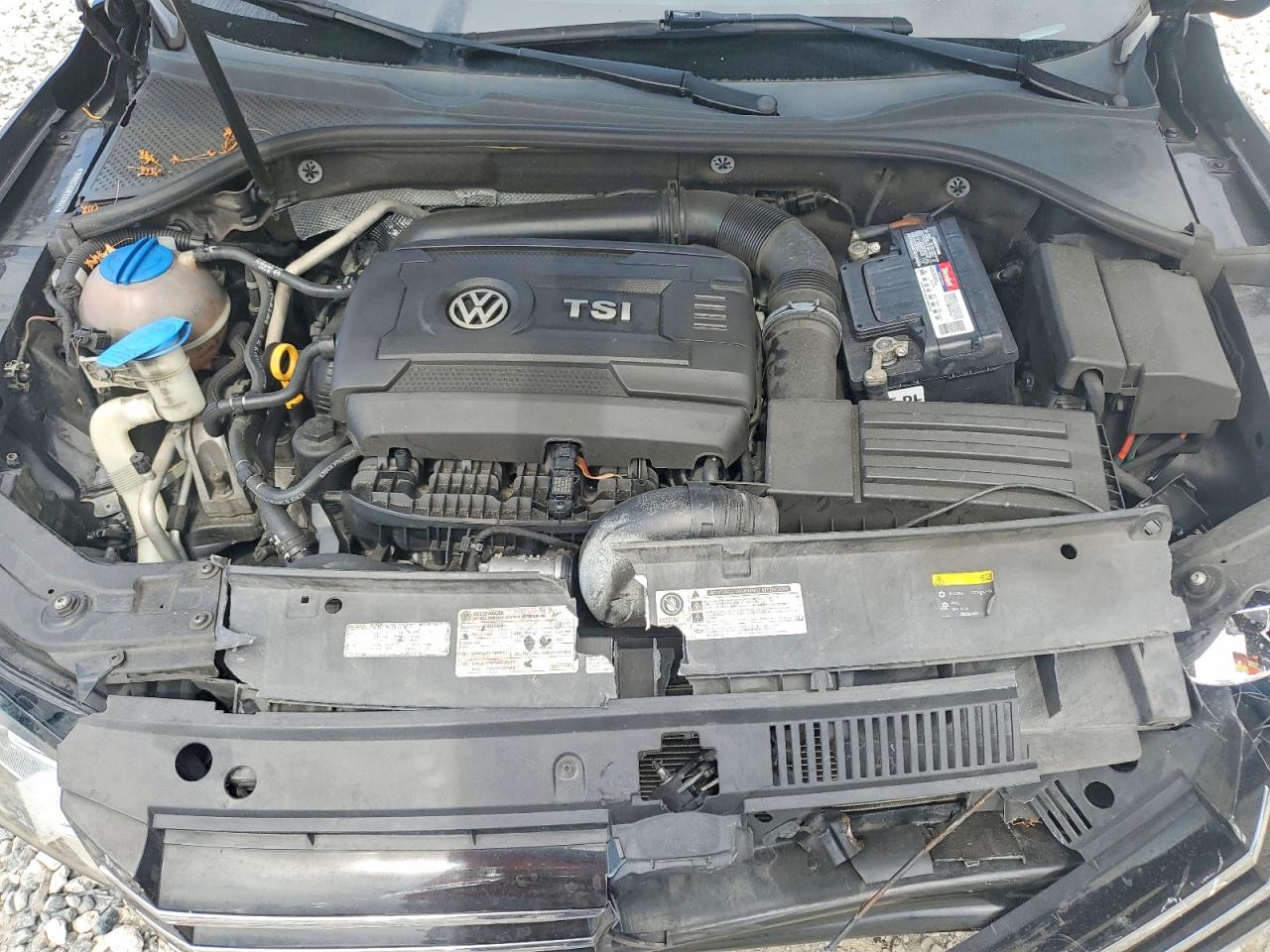 2015 Volkswagen Passat Se Black vin: 1VWBS7A30FC030477