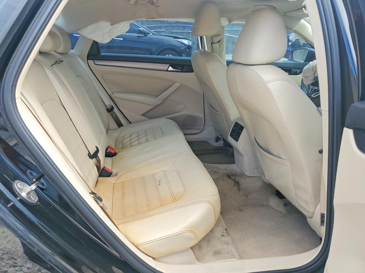 2015 Volkswagen Passat Se Black vin: 1VWBS7A30FC030477