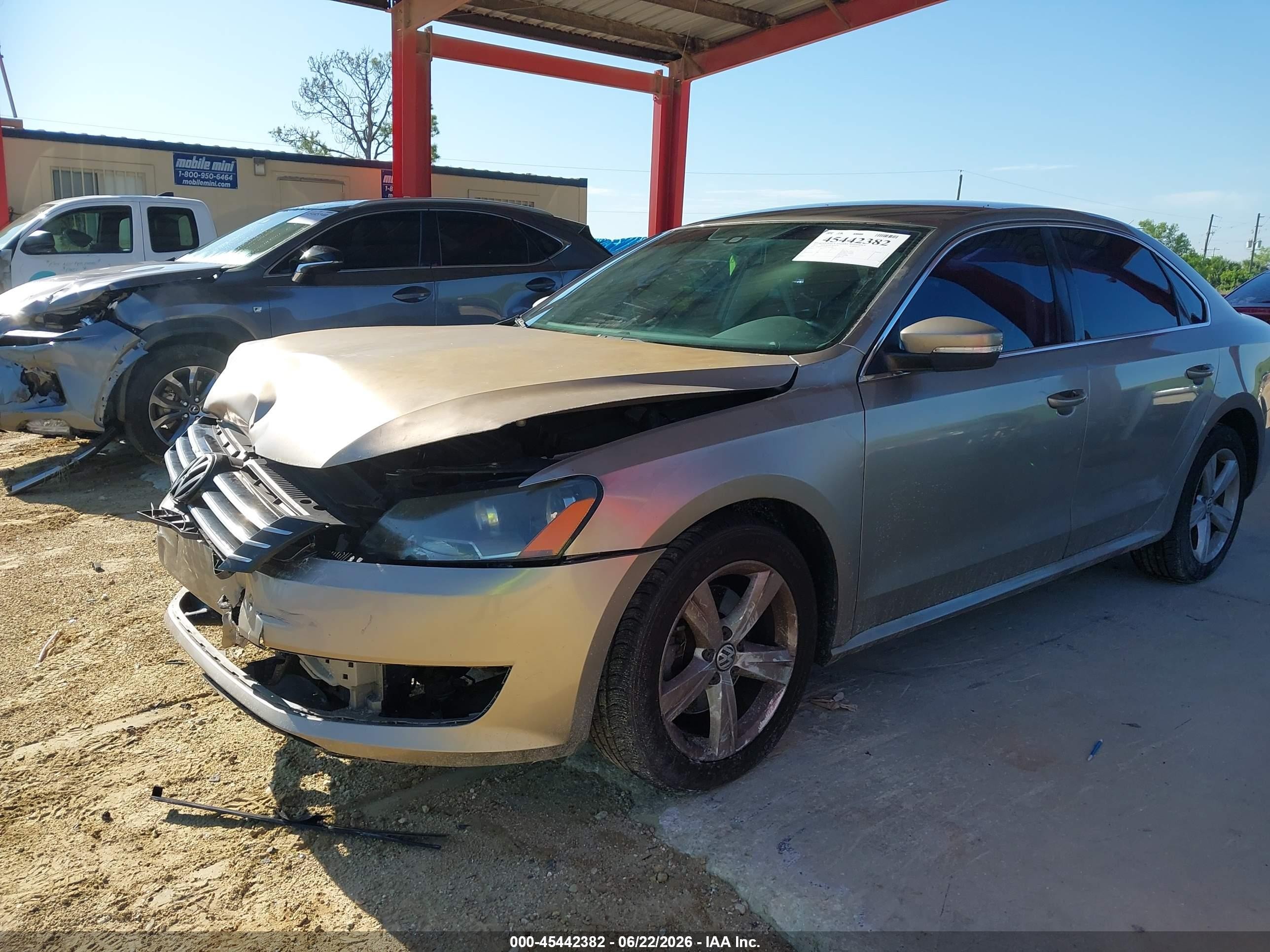 2015 Volkswagen Passat 1.8t Se Gold vin: 1VWBS7A30FC063480