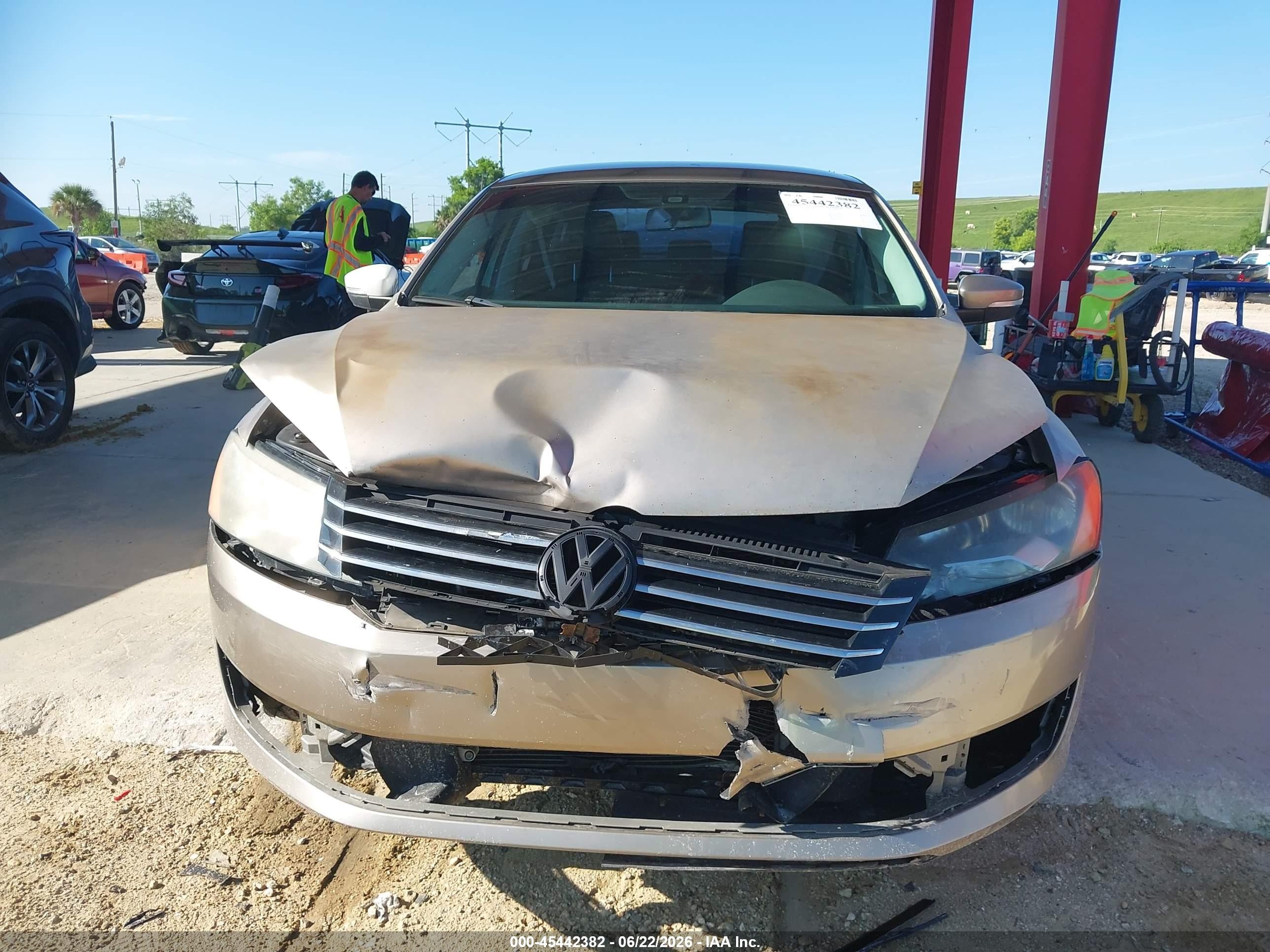 2015 Volkswagen Passat 1.8t Se Gold vin: 1VWBS7A30FC063480