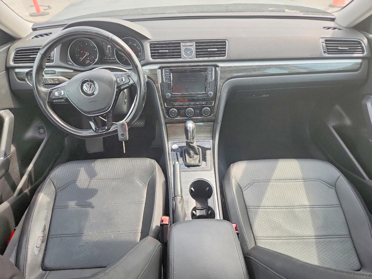 2016 Volkswagen Passat Se Черный vin: 1VWBS7A30GC024521
